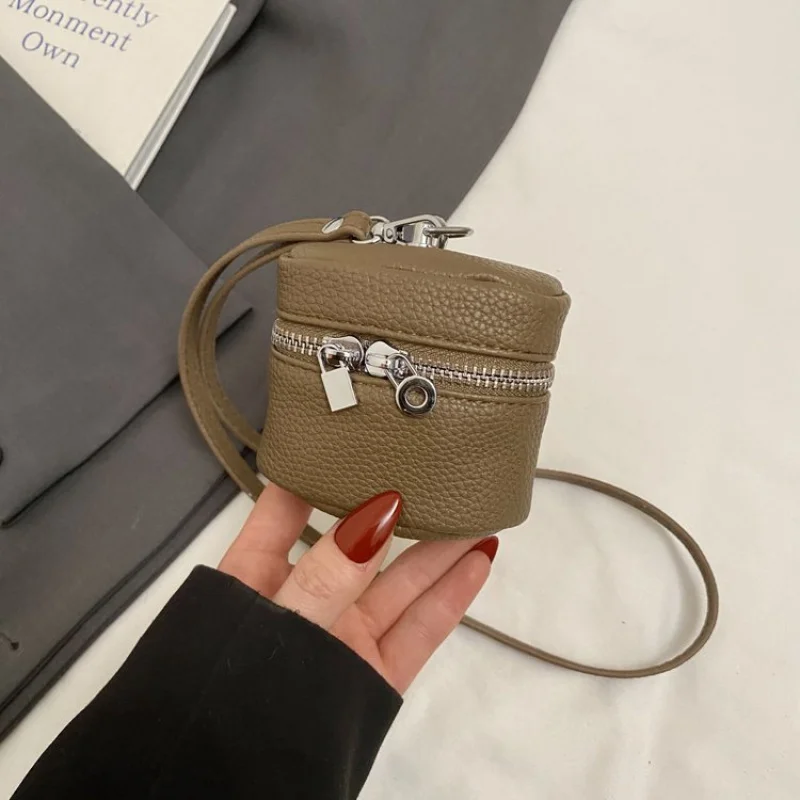 Luxury Brand Leather Women's Shoulder Bag Fashionable Elegant Popular Classic Elegant Trim Trendy Vintage Daily Bag
Luxury Brand Leather Women's Shoulder Bag Fashionable Elegant Popular Classic Elegant Trim Trendy Vintage Daily Bag