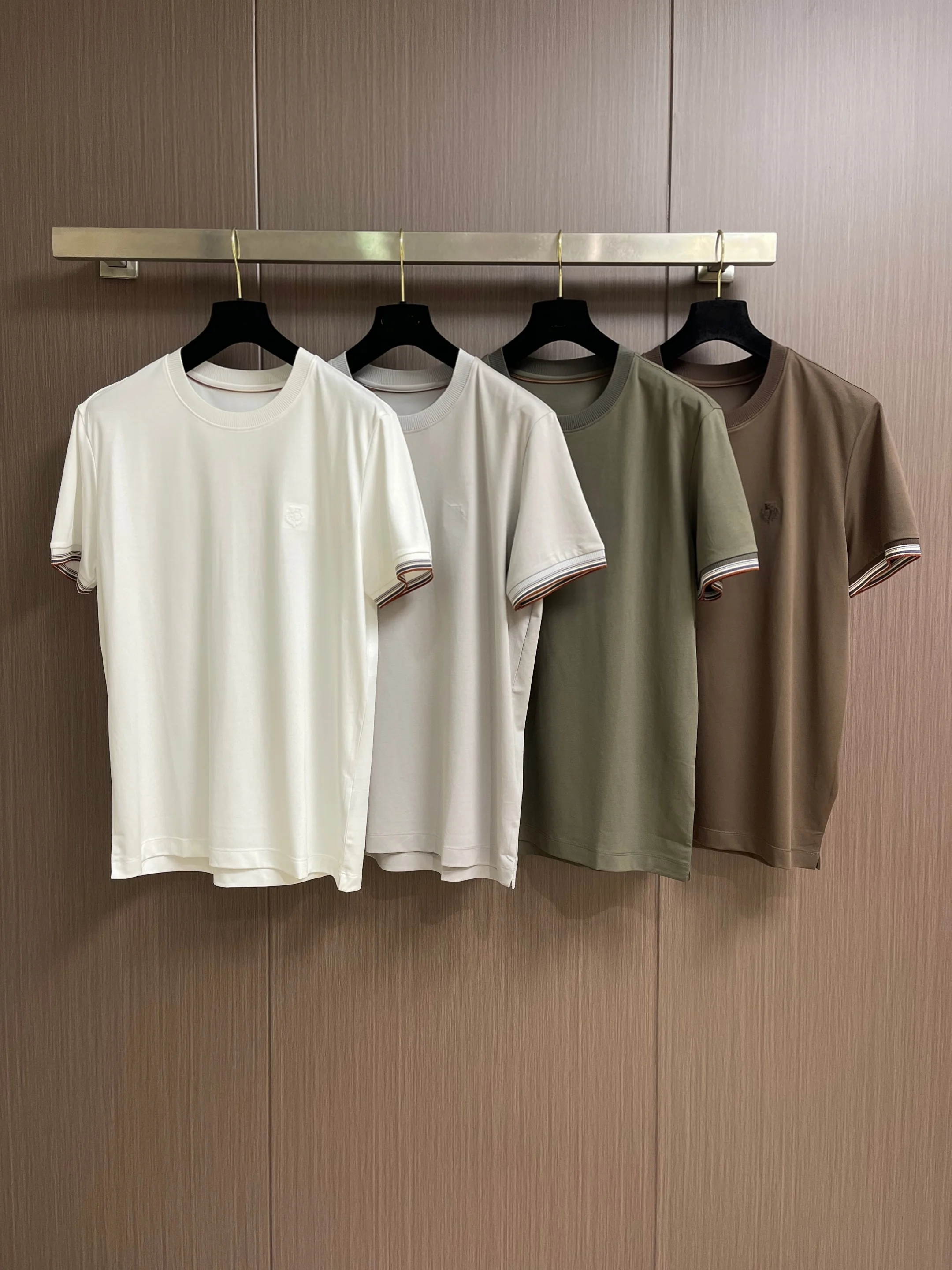 Italian Style Men's Cotton Modal Summer New Casual T-shirt Short Sleeve Henry Collar Fake Two-Piece Loose Fit round Neck Top
Italian Style Men's Cotton Modal Summer New Casual T-shirt Short Sleeve Henry Collar Fake Two-Piece Loose Fit round Neck Top