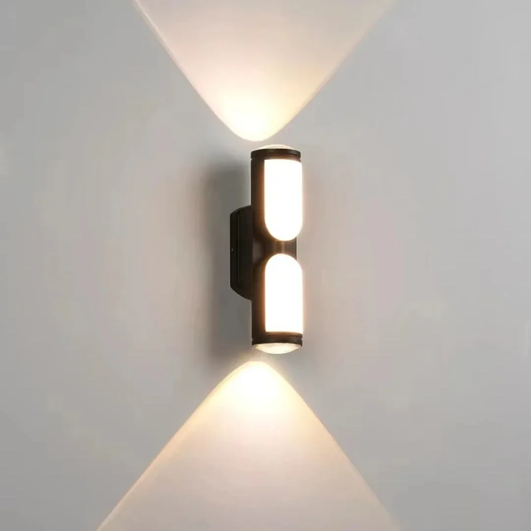 Waterproof Outdoor Wall Light IP65 Modern Design for Garden Patio Lighting
Waterproof Outdoor Wall Light IP65 Modern Design for Garden Patio Lighting