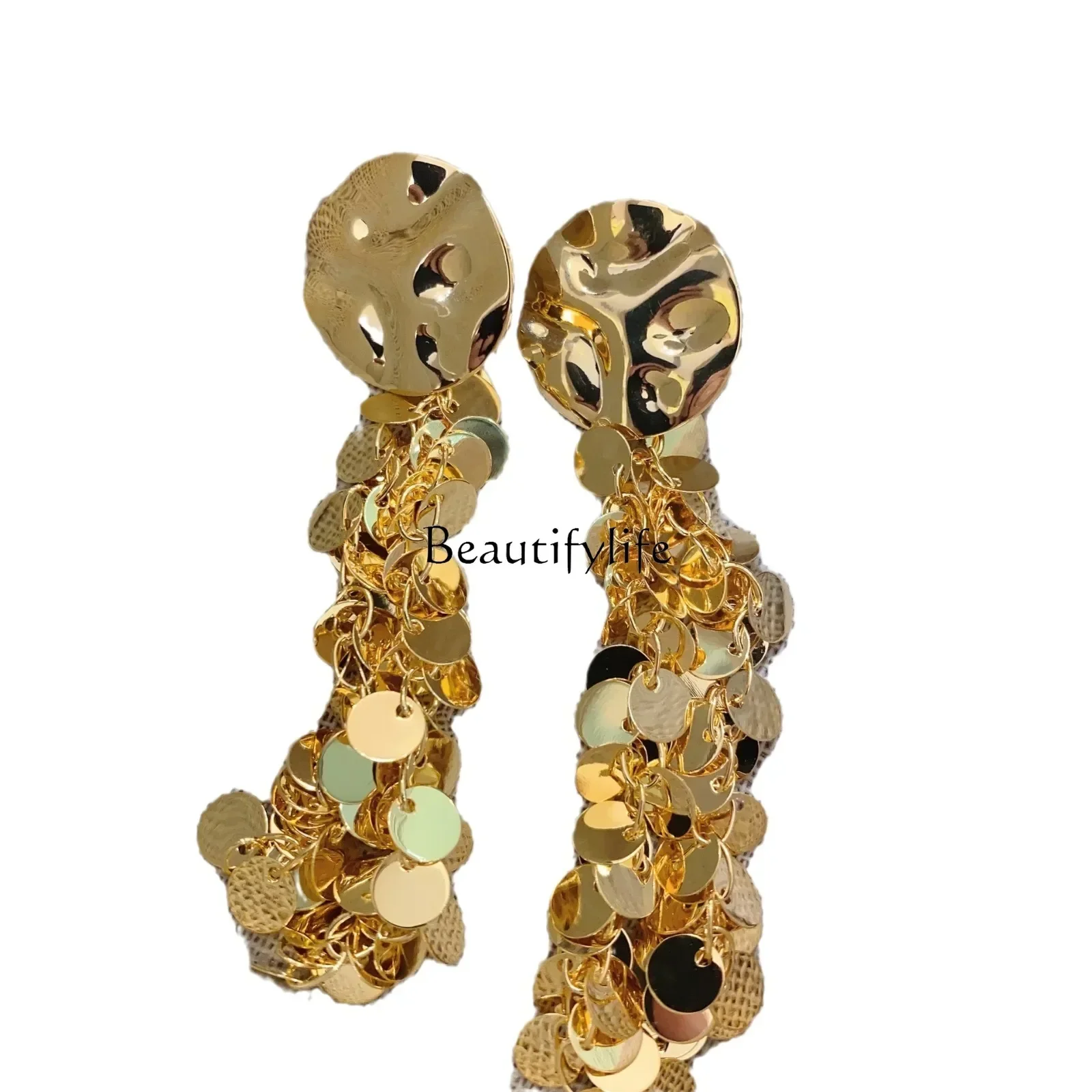 Romantic, minimalist, exquisite sequins, tassels, fashionable earrings, silver
Romantic, minimalist, exquisite sequins, tassels, fashionable earrings, silver
