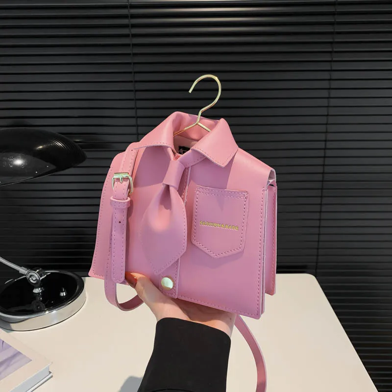 Novelty Funny Collar Shape Crossbody Bag For Women, Fashionable Black Flip Cover Phone Bag, Interesting Gift
Novelty Funny Collar Shape Crossbody Bag For Women, Fashionable Black Flip Cover Phone Bag, Interesting Gift