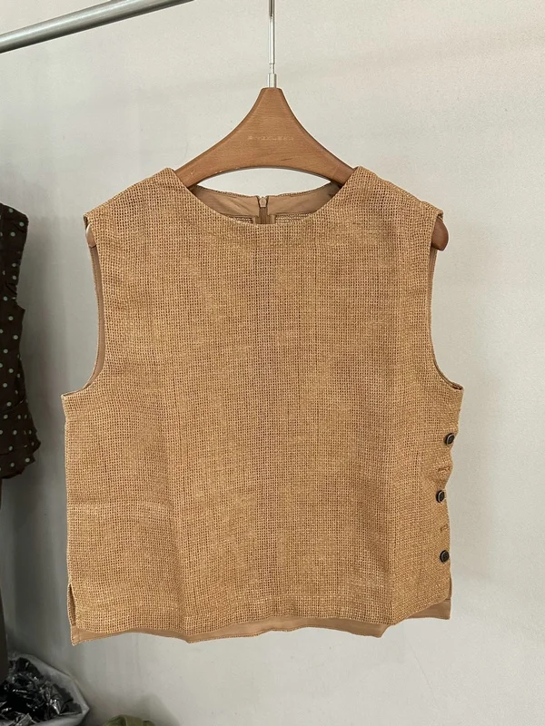 Minimalist Texture Linen Sleeveless Vest Short Style Layered Wear Women's Shirt round Neck Zipper Closure Summer Fashion
Minimalist Texture Linen Sleeveless Vest Short Style Layered Wear Women's Shirt round Neck Zipper Closure Summer Fashion