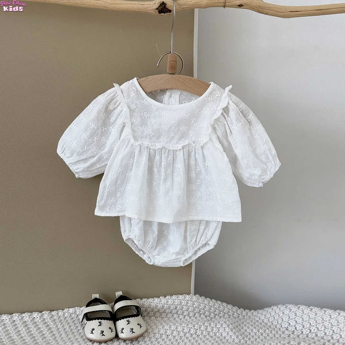 0-2Y Baby Girls Clothes Ruffled Puff Sleeve Outfit Toddler Girl Floral Eyelet Shirt and Shorts Romper Set Stylish Autumn Wear
0-2Y Baby Girls Clothes Ruffled Puff Sleeve Outfit Toddler Girl Floral Eyelet Shirt and Shorts Romper Set Stylish Autumn Wear