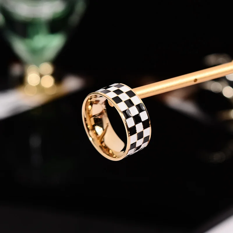Black White Plaid Ring Temperament Fashion 8mm Width Stainless Steel Couple Ring For Men Woman Party Jewelry Birthday Gifts
Black White Plaid Ring Temperament Fashion 8mm Width Stainless Steel Couple Ring For Men Woman Party Jewelry Birthday Gifts