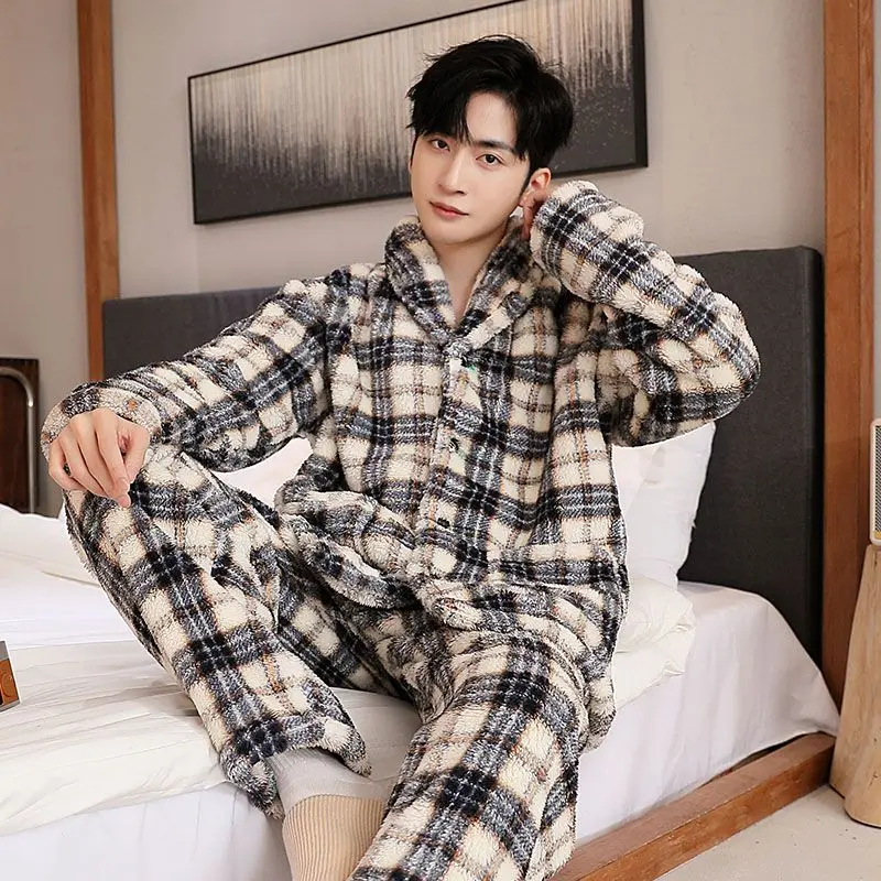 Пижамы из кораллового флиса, мужские зимние цельные пижамы с маленькими лацканами и героями мультфильмов, осенне-зимний фланелевой зимний комплект домашней одежды, удобные пижамы
Пижамы из кораллового флиса, мужские зимние цельные пижамы с маленькими лацканами и героями мультфильмов, осенне-зимний фланелевой зимний комплект домашней одежды, удобные пижамы