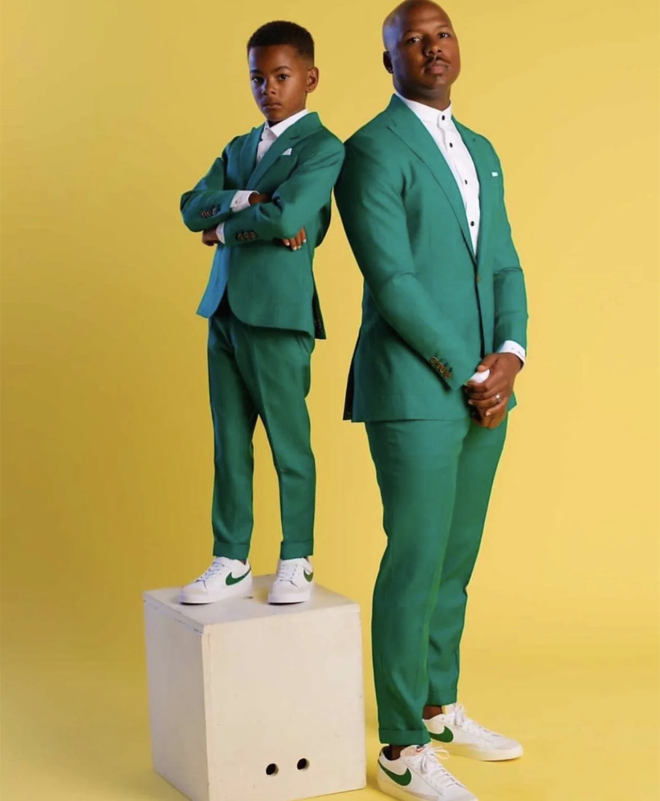 Father And Son Parent Child Clothing Slim Fit Green Men Suits Boys Suits Wedding Formal Costume Homme Male Children Set Blazer
Father And Son Parent Child Clothing Slim Fit Green Men Suits Boys Suits Wedding Formal Costume Homme Male Children Set Blazer