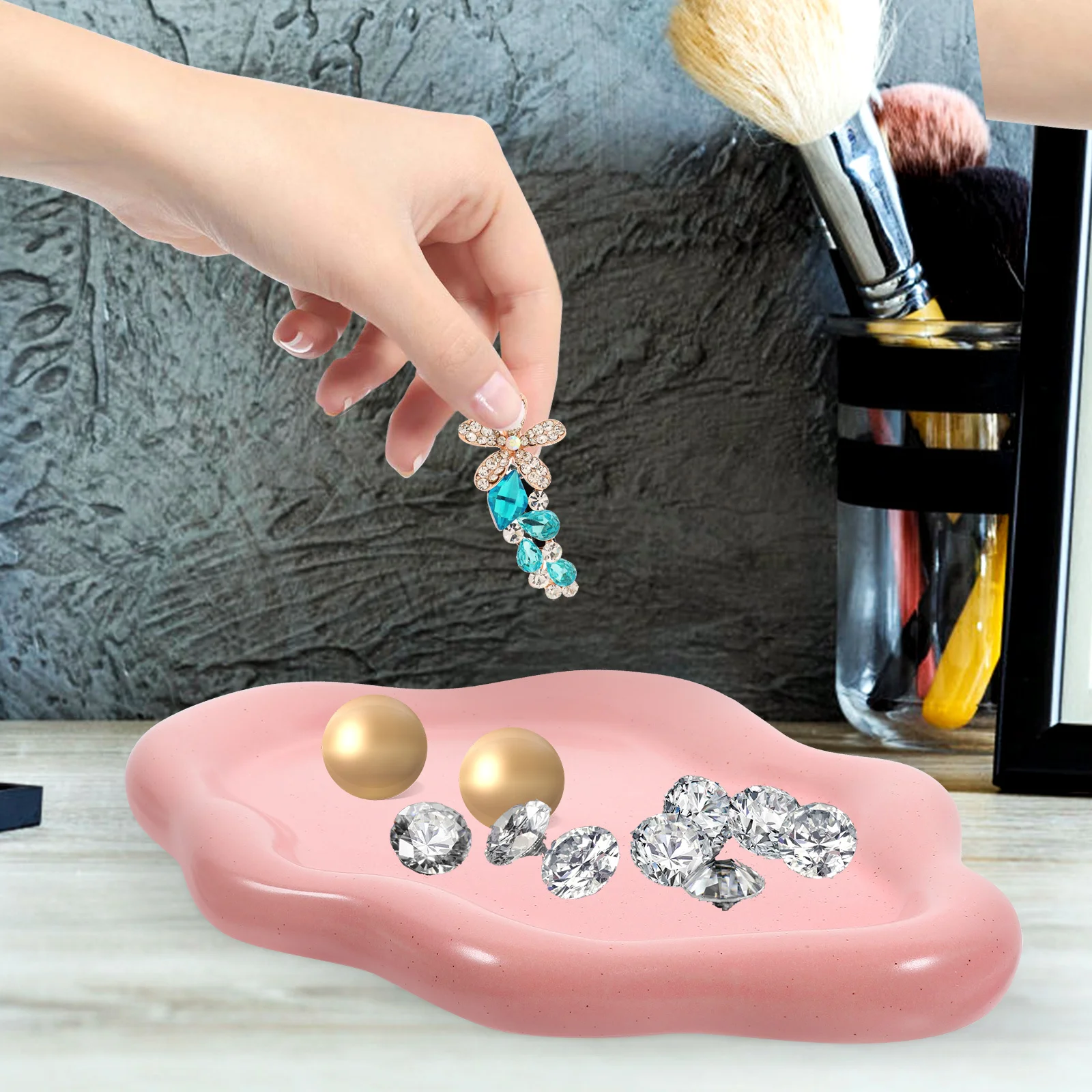 Cloud Shape Jewelry Tray Smooth Surface Ceramic Jewelry Organizer Decorative Tray for Keys Lipstick Bedroom Storage
Cloud Shape Jewelry Tray Smooth Surface Ceramic Jewelry Organizer Decorative Tray for Keys Lipstick Bedroom Storage