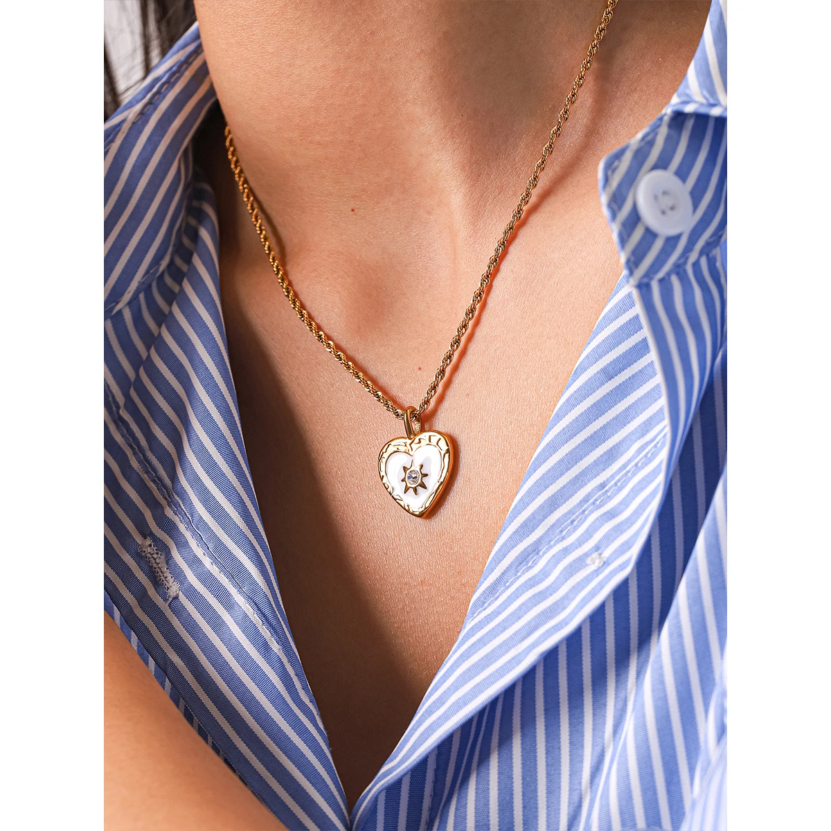 Elegant Cross Star Heart Pendant Necklace 18K Gold Plated Stainless Steel Pearl Necklace Fashion Jewelry Gift For Women
Elegant Cross Star Heart Pendant Necklace 18K Gold Plated Stainless Steel Pearl Necklace Fashion Jewelry Gift For Women