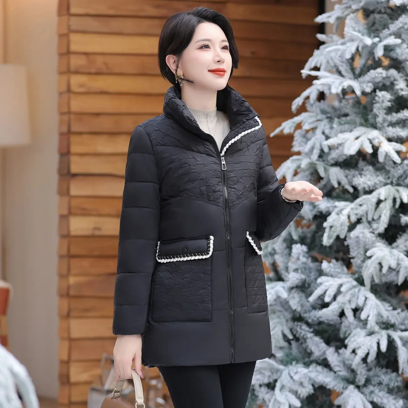 Шикарная тонкая хлопковая пуховая куртка с хлопковой подкладкой, женское пальто, осень-зима 2026, новое модное свободное теплое хлопковое пальто средней длины
Шикарная тонкая хлопковая пуховая куртка с хлопковой подкладкой, женское пальто, осень-зима 2026, новое модное свободное теплое хлопковое пальто средней длины