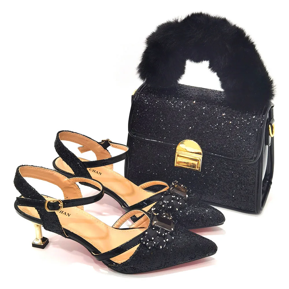 2025 New Arrival Italian Design Nigerian Fashion Crystal Style Black Color Party Wedding Ladies Shoes and Bag Set
2025 New Arrival Italian Design Nigerian Fashion Crystal Style Black Color Party Wedding Ladies Shoes and Bag Set
