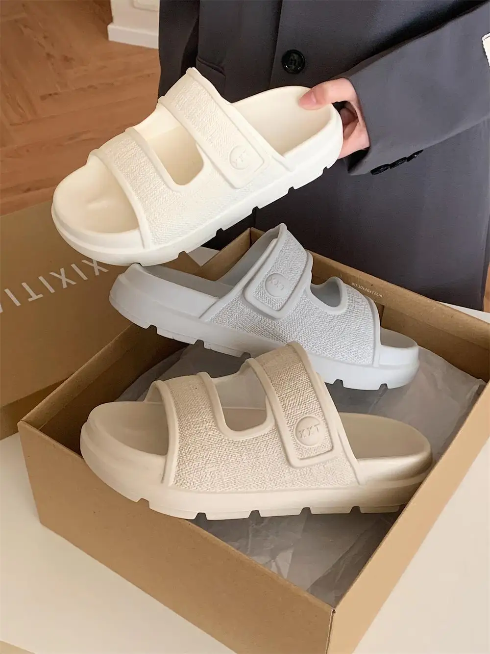 Thin beach vacation and leisure beach sandals with thick soles, versatile summer 2025 new double strap slippers for women
Thin beach vacation and leisure beach sandals with thick soles, versatile summer 2025 new double strap slippers for women