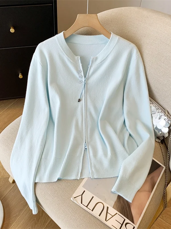 Faionable Korean Sle Women's Large Size Zipper Knitted Base Layer Sweater Casual Loose Fit Winter Long Sve Inner Wear
Faionable Korean Sle Women's Large Size Zipper Knitted Base Layer Sweater Casual Loose Fit Winter Long Sve Inner Wear