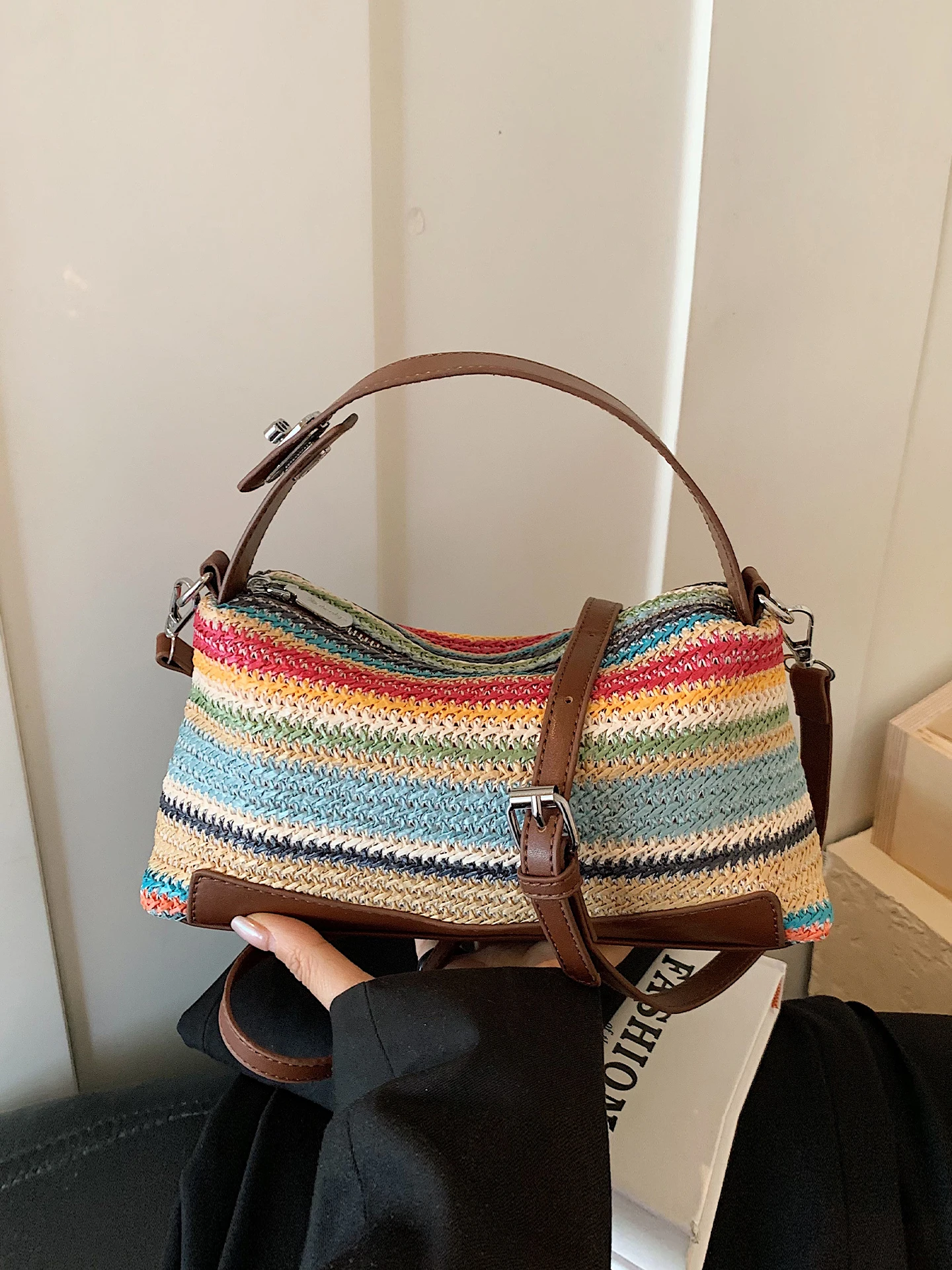 Handwoven Rainbow Straw Bag Women's Summer Vacation Crossbody Shoulder Bag Beach Bag Casual Simple Style Polyester
Handwoven Rainbow Straw Bag Women's Summer Vacation Crossbody Shoulder Bag Beach Bag Casual Simple Style Polyester