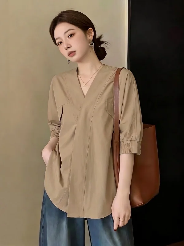Kaki Color V-Neck Short Sleeve Shirt Women's Summer New Large Size Fat MM Old Money Style Top Korean Version Loose Fit Commut...
Kaki Color V-Neck Short Sleeve Shirt Women's Summer New Large Size Fat MM Old Money Style Top Korean Version Loose Fit Commut...