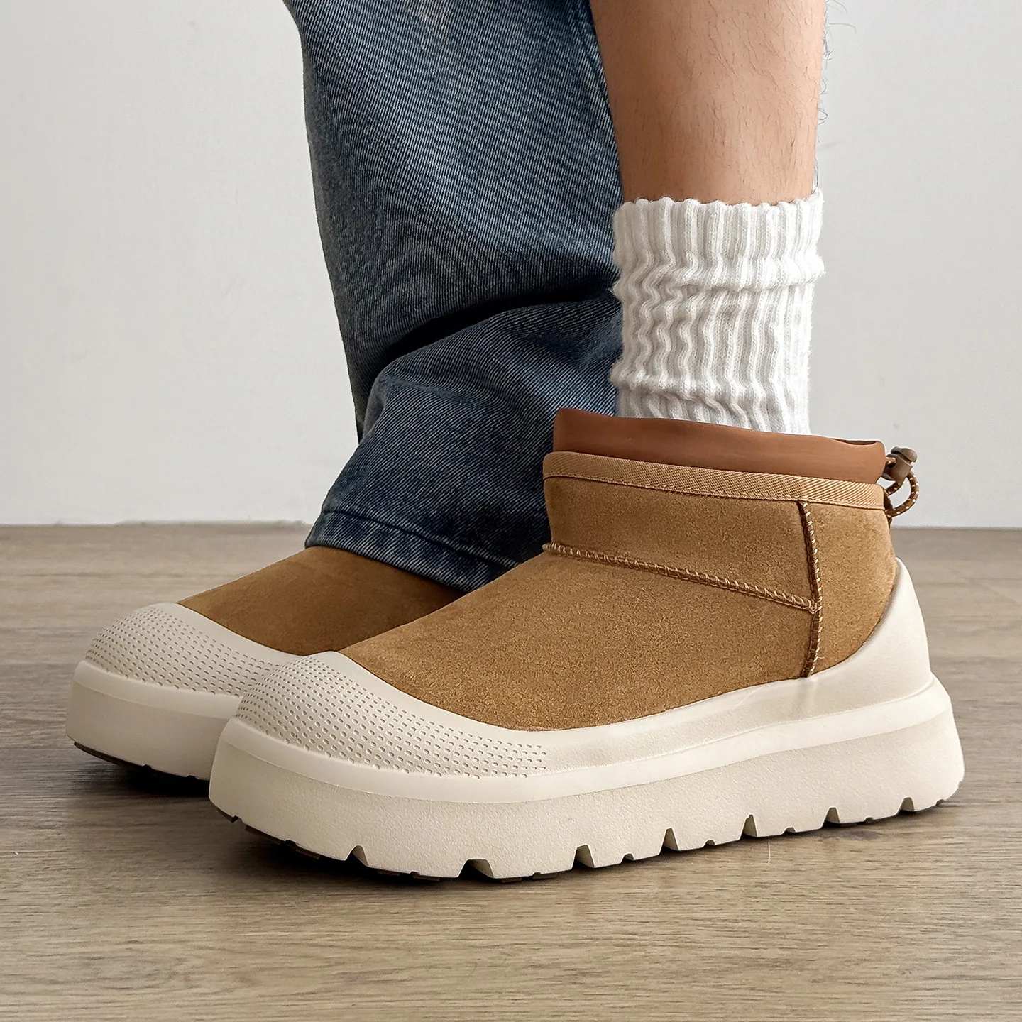 Sneakers Casual Plus Womens Mens Winter Plush Warm Snow Boots Fashion Fur Upper Height Increased Platform Board Shoes
Sneakers Casual Plus Womens Mens Winter Plush Warm Snow Boots Fashion Fur Upper Height Increased Platform Board Shoes