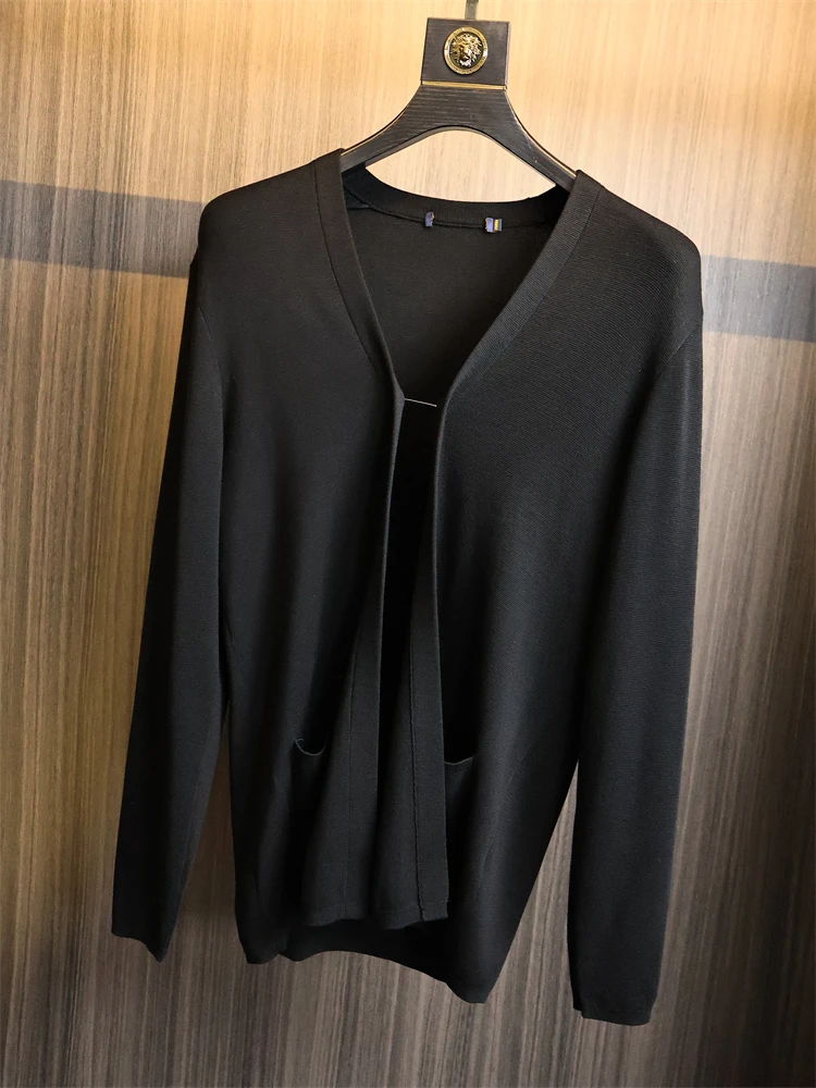 Мягкий, приятный для кожи вязаный мужской кардиган V-Ne с вышивкой Faion Urban Sle из полиэфирного волокна Long Sve Regular Length
Мягкий, приятный для кожи вязаный мужской кардиган V-Ne с вышивкой Faion Urban Sle из полиэфирного волокна Long Sve Regular Length