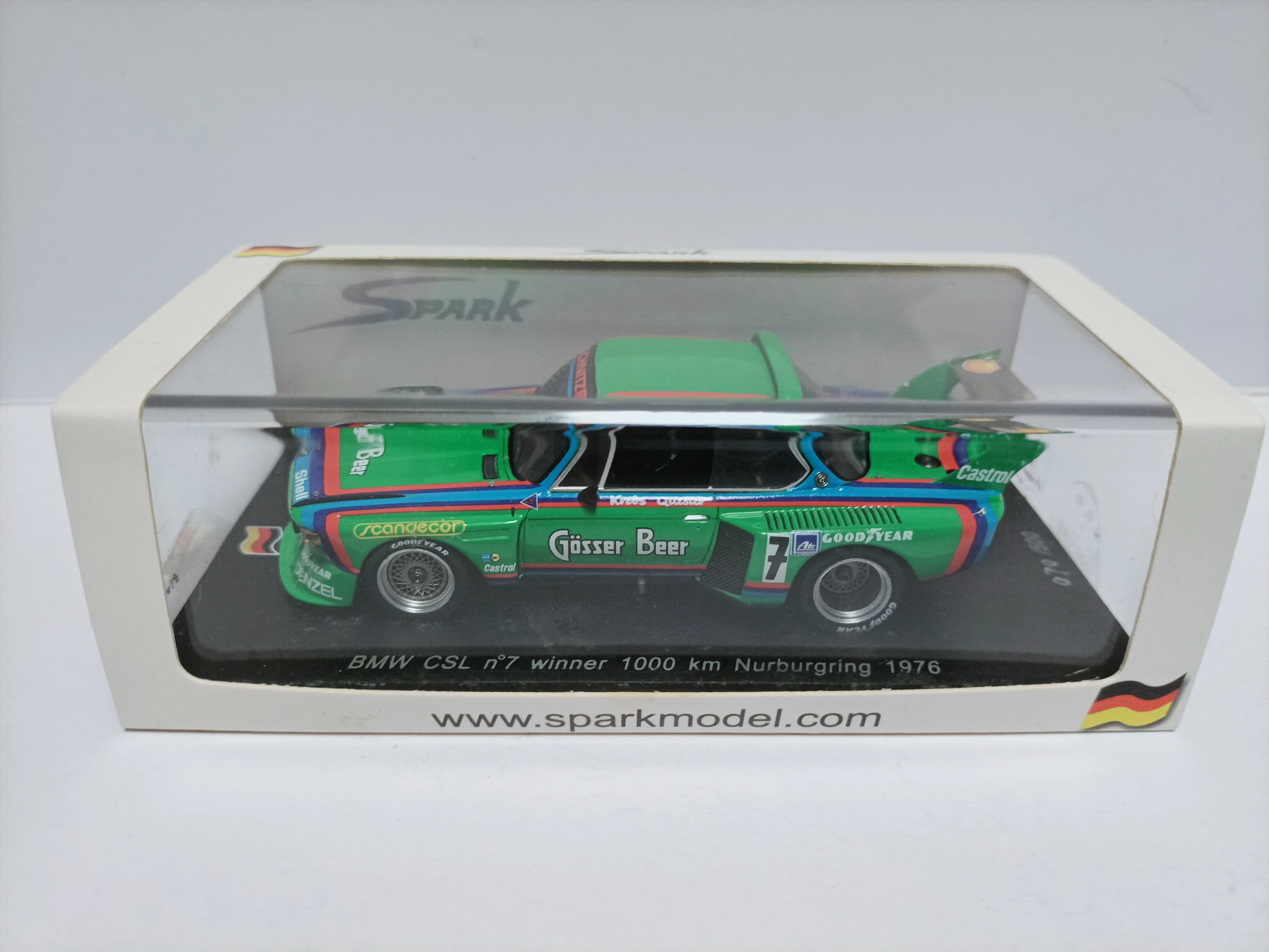 Модель BMW Champion Racing Spark 1 43. BMW CSL Winner Nurburgring 1976 г.
Модель BMW Champion Racing Spark 1 43. BMW CSL Winner Nurburgring 1976 г.