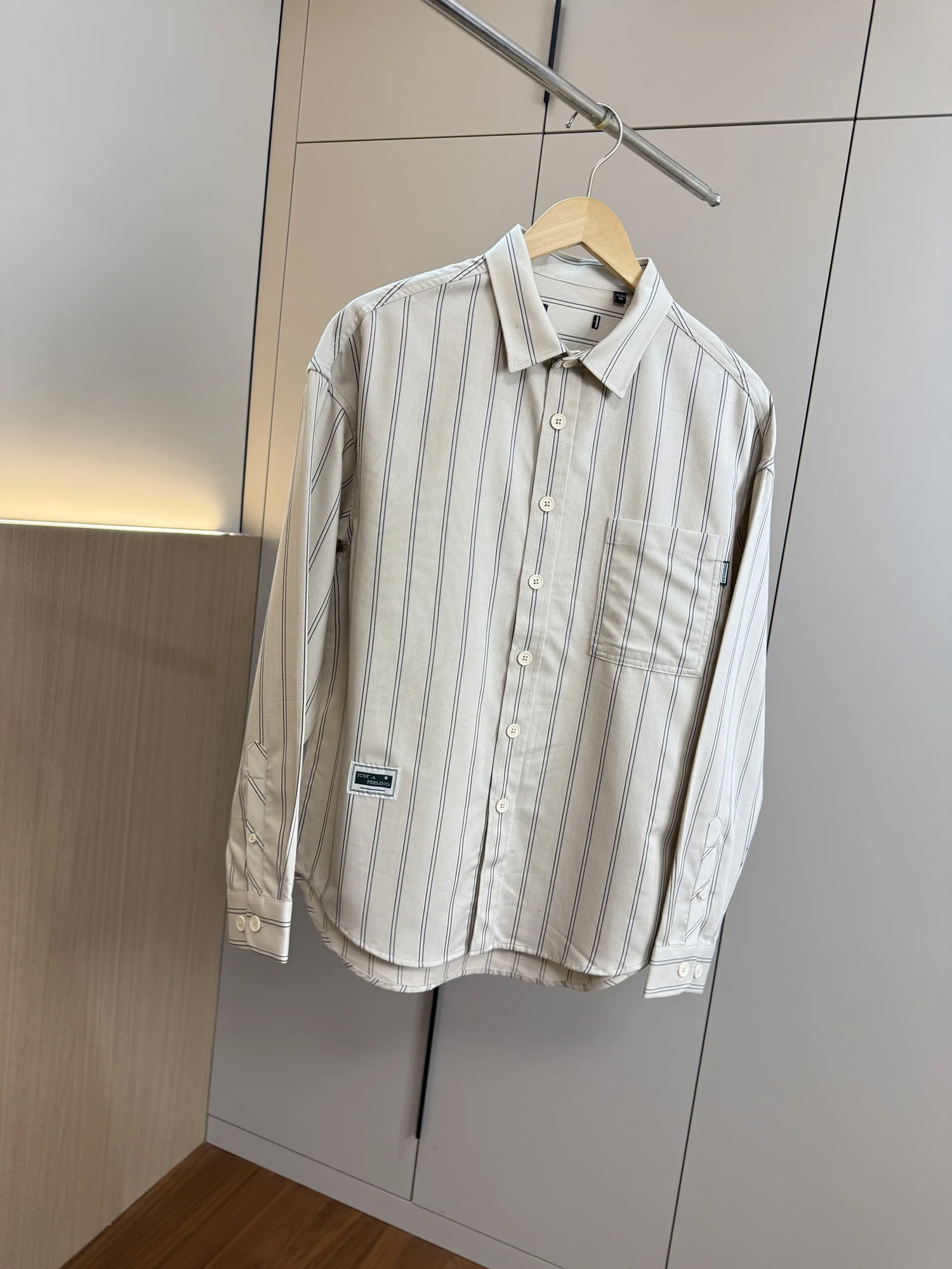 Soft Skin-friendly! Japanese Sle Retro Corduroy! Spring Autumn Men's Striped Casual Long Sve irt Thin Outerwear
Soft Skin-friendly! Japanese Sle Retro Corduroy! Spring Autumn Men's Striped Casual Long Sve irt Thin Outerwear