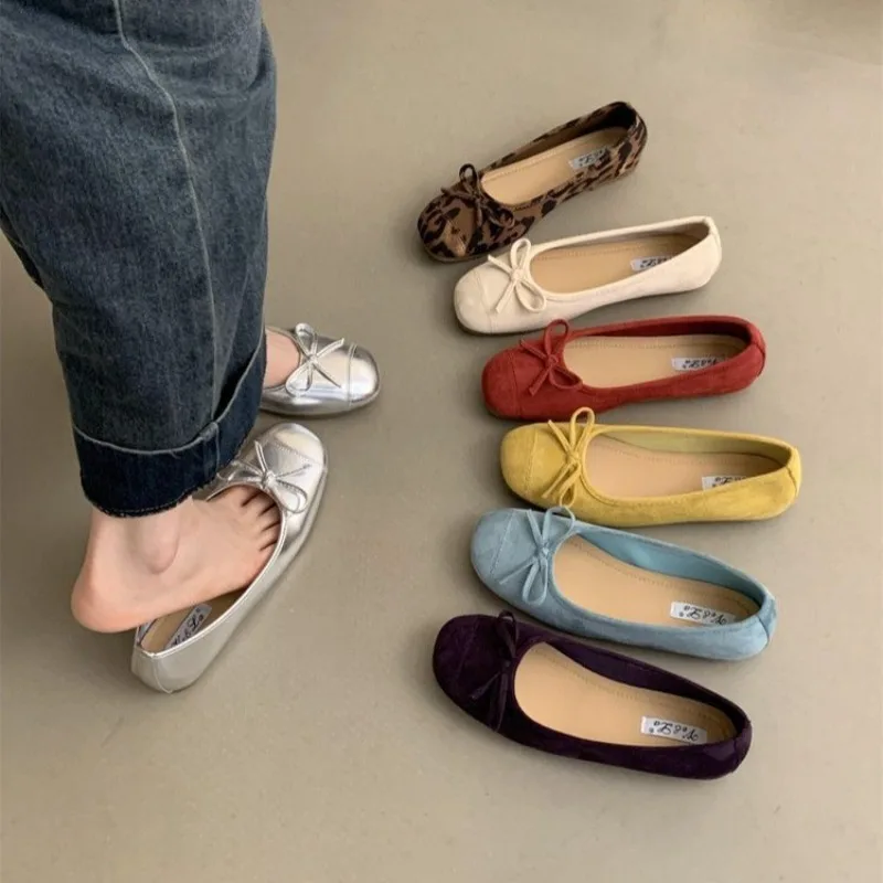 2024, весна и осень, новые французские ретро-балетки с мягкой подошвой, серебряные балетки на плоской подошве, модные красные повседневные женские туфли Мэри Джейн с бантом
2024, весна и осень, новые французские ретро-балетки с мягкой подошвой, серебряные балетки на плоской подошве, модные красные повседневные женские туфли Мэри Джейн с бантом