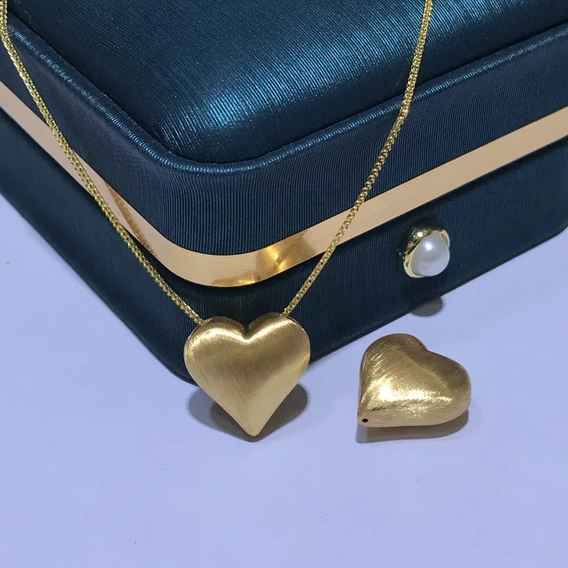 Real 18K Gold Heart-shaped Pendant for Woman Luxury AU750 Pendant Necklace Fine Jewelry High-quality Banquet Gift
Real 18K Gold Heart-shaped Pendant for Woman Luxury AU750 Pendant Necklace Fine Jewelry High-quality Banquet Gift