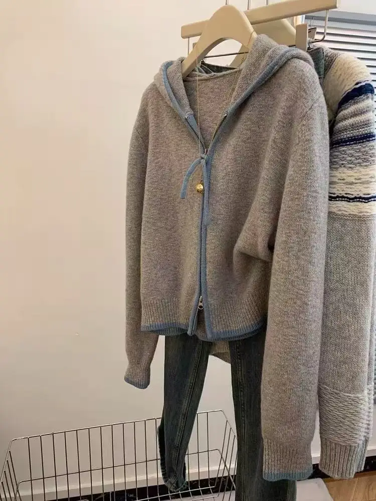 Women's Grey Hooded Double Zipper Sweatshirt Knitted Cardigan College Style Spring Autumn Female Long Sleeved Knit Thin Coat
Women's Grey Hooded Double Zipper Sweatshirt Knitted Cardigan College Style Spring Autumn Female Long Sleeved Knit Thin Coat