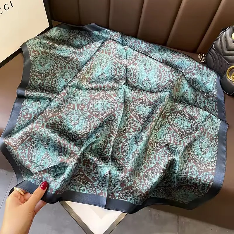 New Silk Scarf Women 70cm Square Shawl Hair Ribbon Headband Designer Silk Neckerchief Neck Tie Wrist Wrap Bandana 2025
New Silk Scarf Women 70cm Square Shawl Hair Ribbon Headband Designer Silk Neckerchief Neck Tie Wrist Wrap Bandana 2025