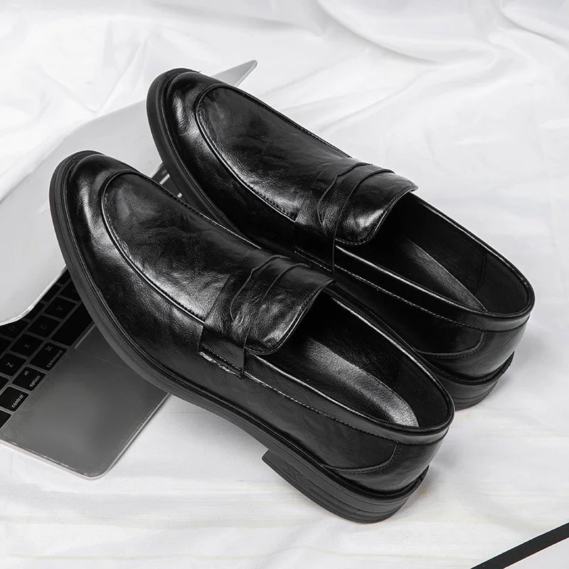 New High Quality Men's Leather Shoes British Style Men's Business Shoes Fashion Trend Luxury Soft Bottom Shoe Formal Office Shoe
New High Quality Men's Leather Shoes British Style Men's Business Shoes Fashion Trend Luxury Soft Bottom Shoe Formal Office Shoe