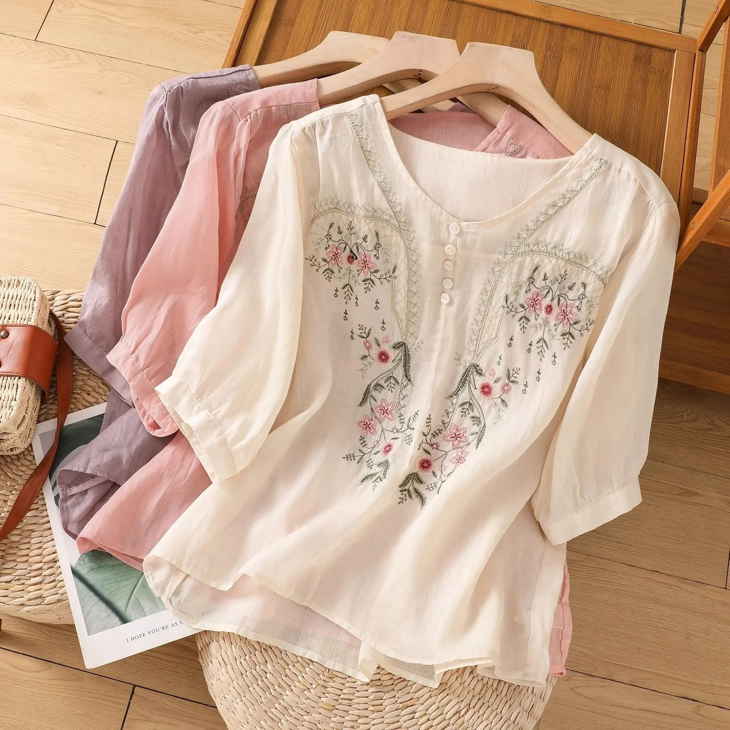 New Cotton Linen Overhead Shirt Embroidered Loose Women's High-End Slimming T-Shirt Versatile Small Shirt Female Premium Quality
New Cotton Linen Overhead Shirt Embroidered Loose Women's High-End Slimming T-Shirt Versatile Small Shirt Female Premium Quality