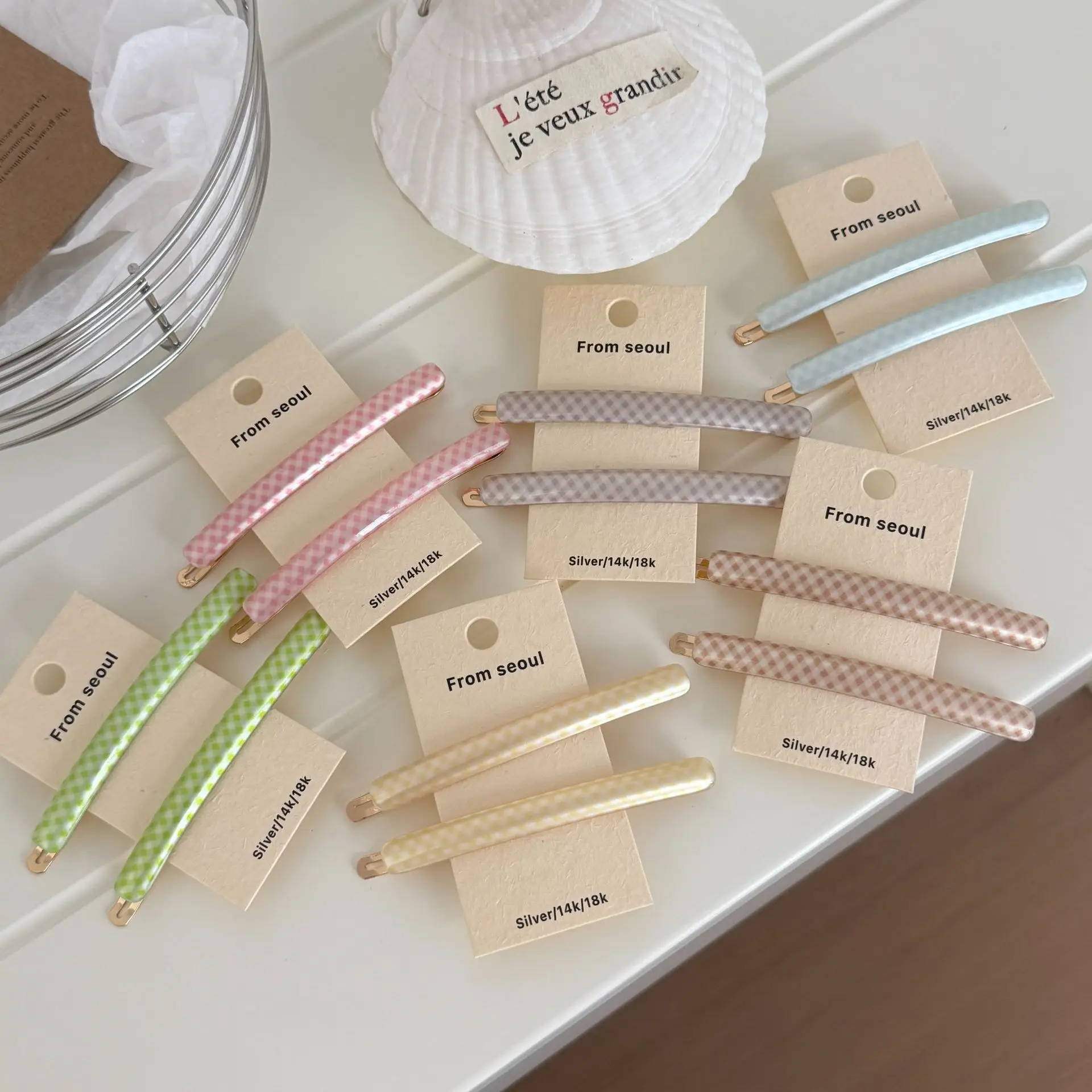 Acetate Side Hair Clip for Bangs Colorful Plaid Retro Elegant Non Slip Strong Grip for Women Daily Wear Premium Claw Clip
Acetate Side Hair Clip for Bangs Colorful Plaid Retro Elegant Non Slip Strong Grip for Women Daily Wear Premium Claw Clip