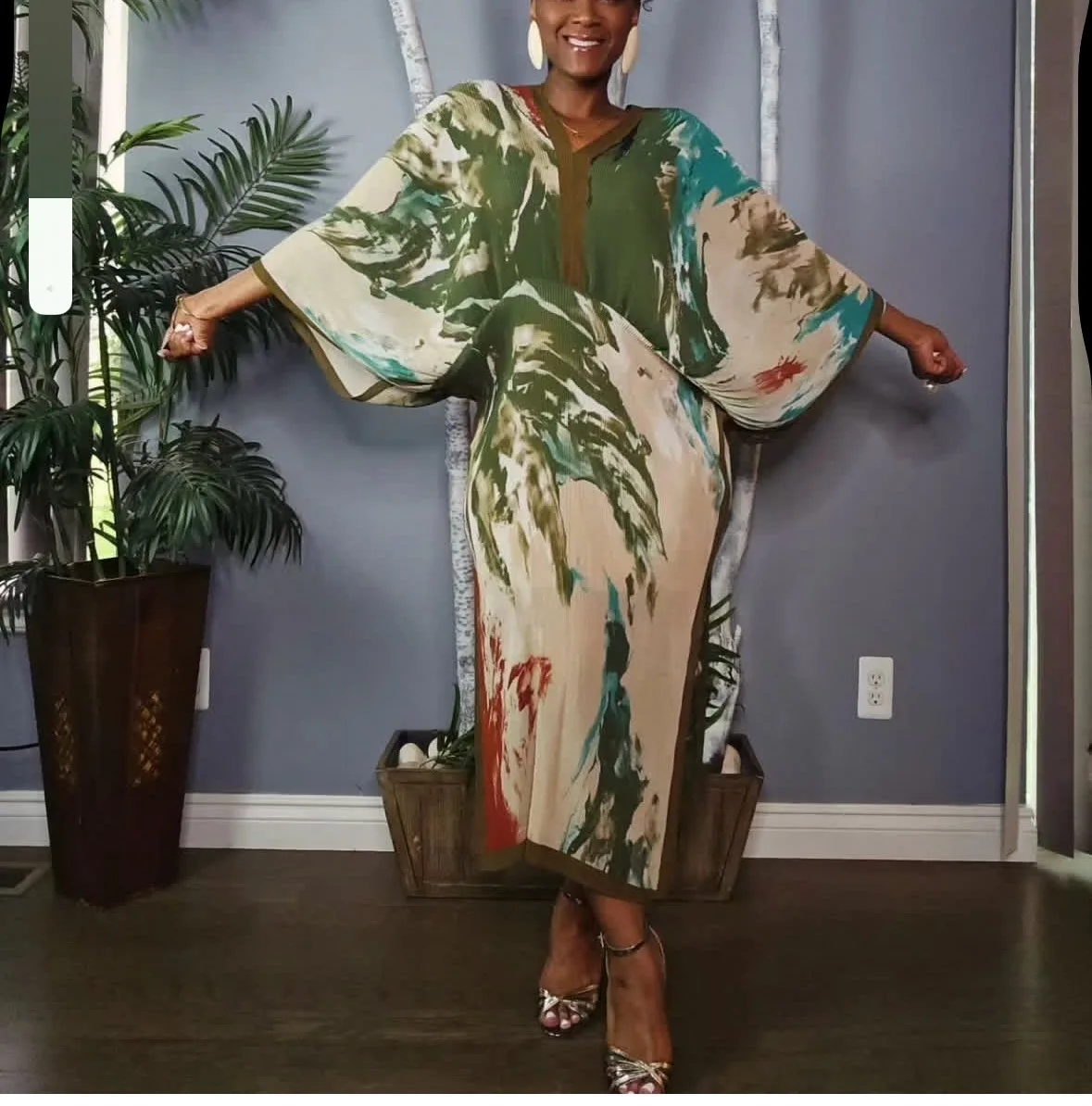 Elegant Women‘s Printed V-Neck Loose Boubou Causal Boho Summer Beach Party V-Neck Silky Kaftan Maxi Dress Free Size Abaya
Elegant Women‘s Printed V-Neck Loose Boubou Causal Boho Summer Beach Party V-Neck Silky Kaftan Maxi Dress Free Size Abaya