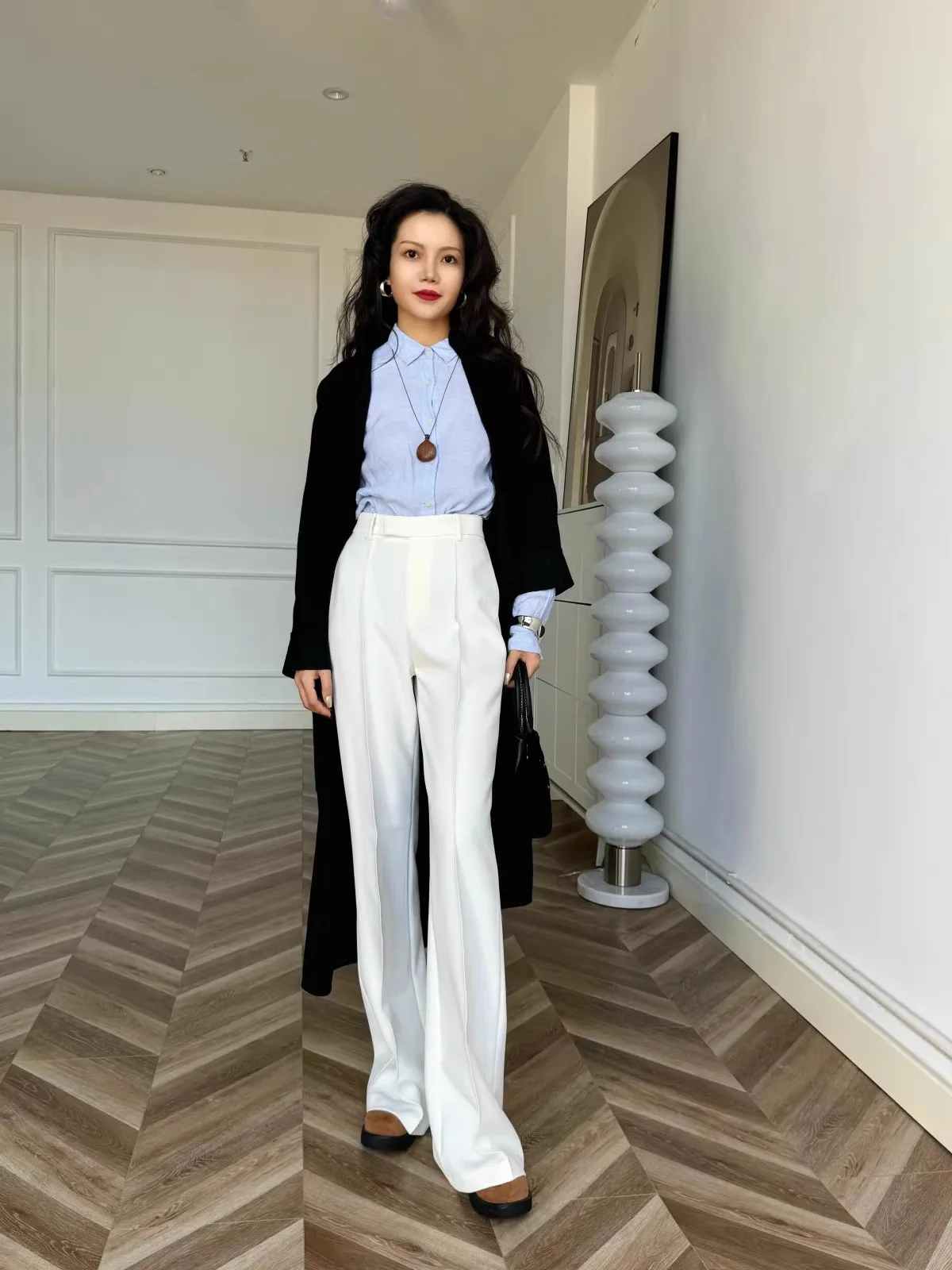 Брюки с высокой талией прямого кроя без карманов, классические, стройнящие, универсальные, женские, деловые, с высокой талией
Брюки с высокой талией прямого кроя без карманов, классические, стройнящие, универсальные, женские, деловые, с высокой талией