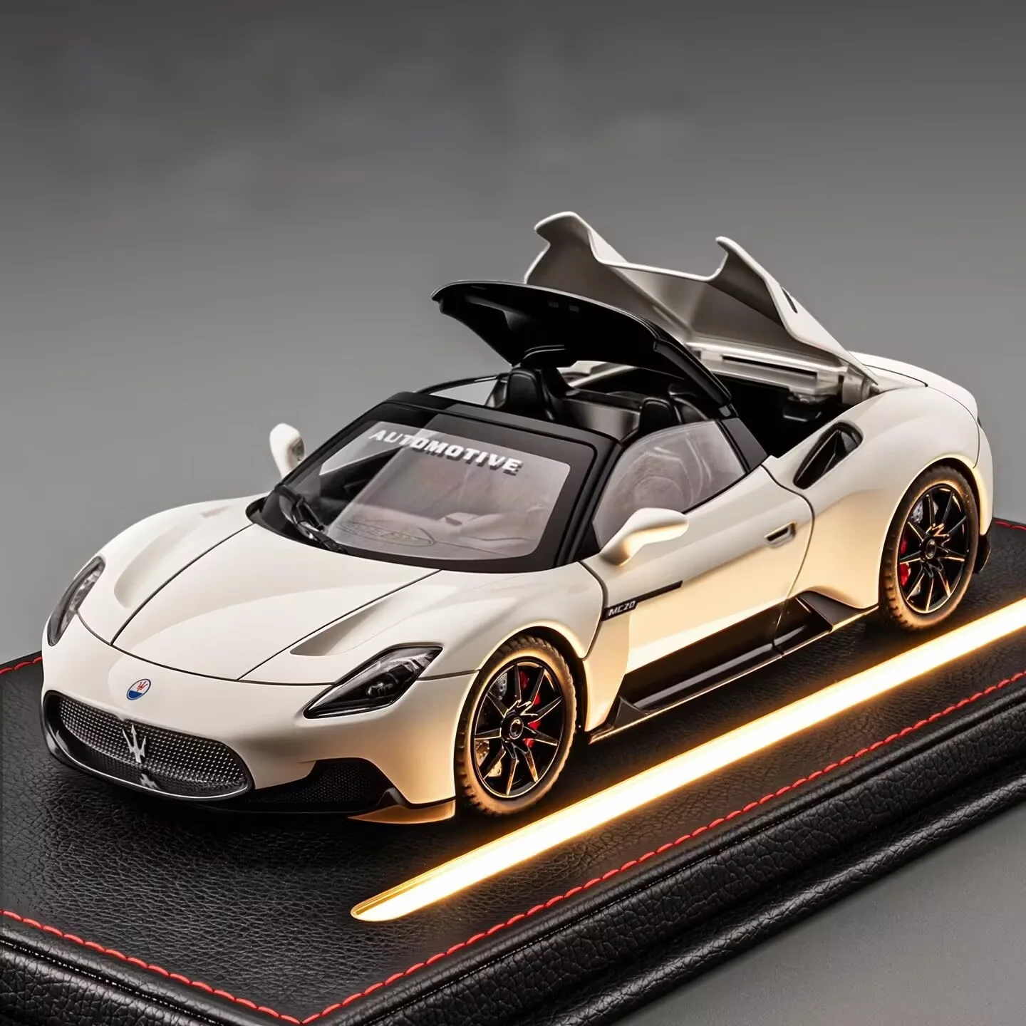 1/32 Maseratis MC20 Cabrio Coupe Alloy Sports Car Model Diecast Metal Track Racing Vehicles Car Model Sound and Light Kids Gifts
1/32 Maseratis MC20 Cabrio Coupe Alloy Sports Car Model Diecast Metal Track Racing Vehicles Car Model Sound and Light Kids Gifts