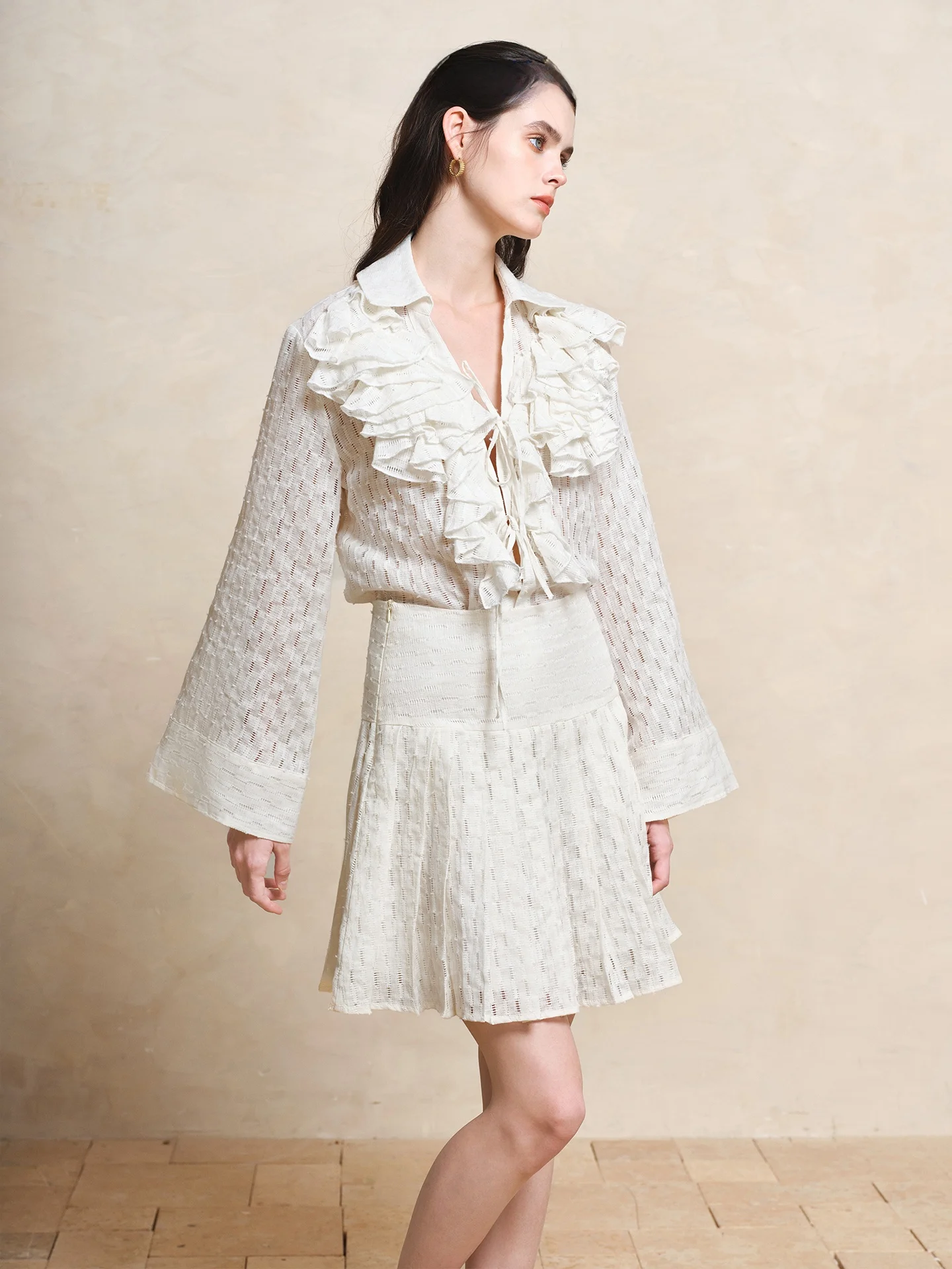 Льняные плиссированные брюки-юбка Line Ciel с вырезами, повседневные, простые, для весны и лета, новинка, женская мода
Льняные плиссированные брюки-юбка Line Ciel с вырезами, повседневные, простые, для весны и лета, новинка, женская мода