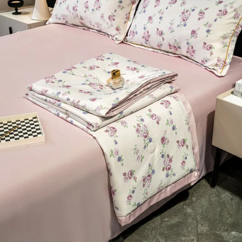 New High-Grade Faux Silk Printed Quilt Ice Cooling Comfort Air Conditioning Quilt for Summer Lightweight Thin Home Decoration
New High-Grade Faux Silk Printed Quilt Ice Cooling Comfort Air Conditioning Quilt for Summer Lightweight Thin Home Decoration
