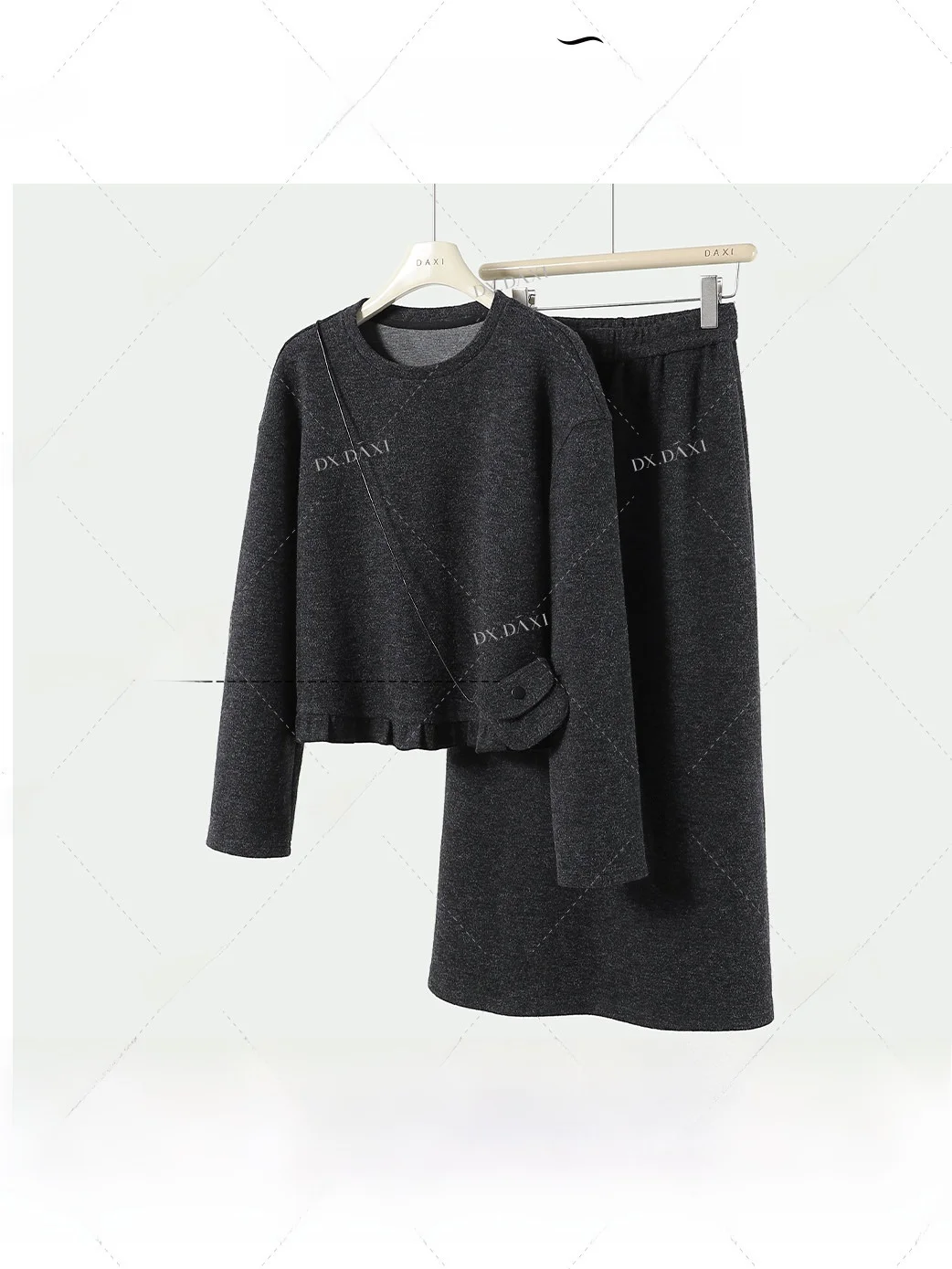 Комплект из вязаного топа и юбки с высокой талией из смешанных волокон, теплый, повседневный, модный, для женщин, зимний сезон, удобный, свободный крой
Комплект из вязаного топа и юбки с высокой талией из смешанных волокон, теплый, повседневный, модный, для женщин, зимний сезон, удобный, свободный крой