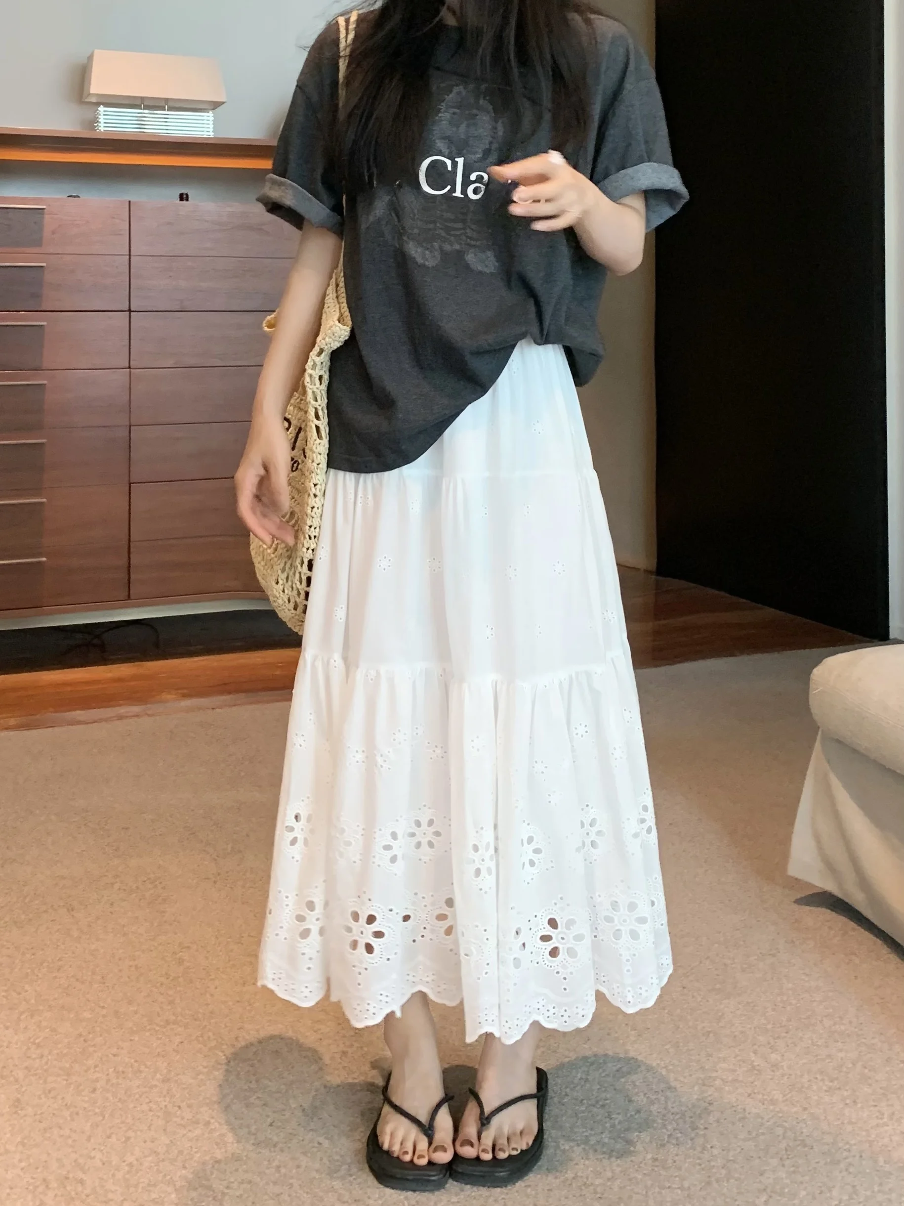 High Waist A-Line Midi Skirt White Lace Hollow out Half Body Skirt Versatile Early Summer Women's Fashion Commute Style
High Waist A-Line Midi Skirt White Lace Hollow out Half Body Skirt Versatile Early Summer Women's Fashion Commute Style