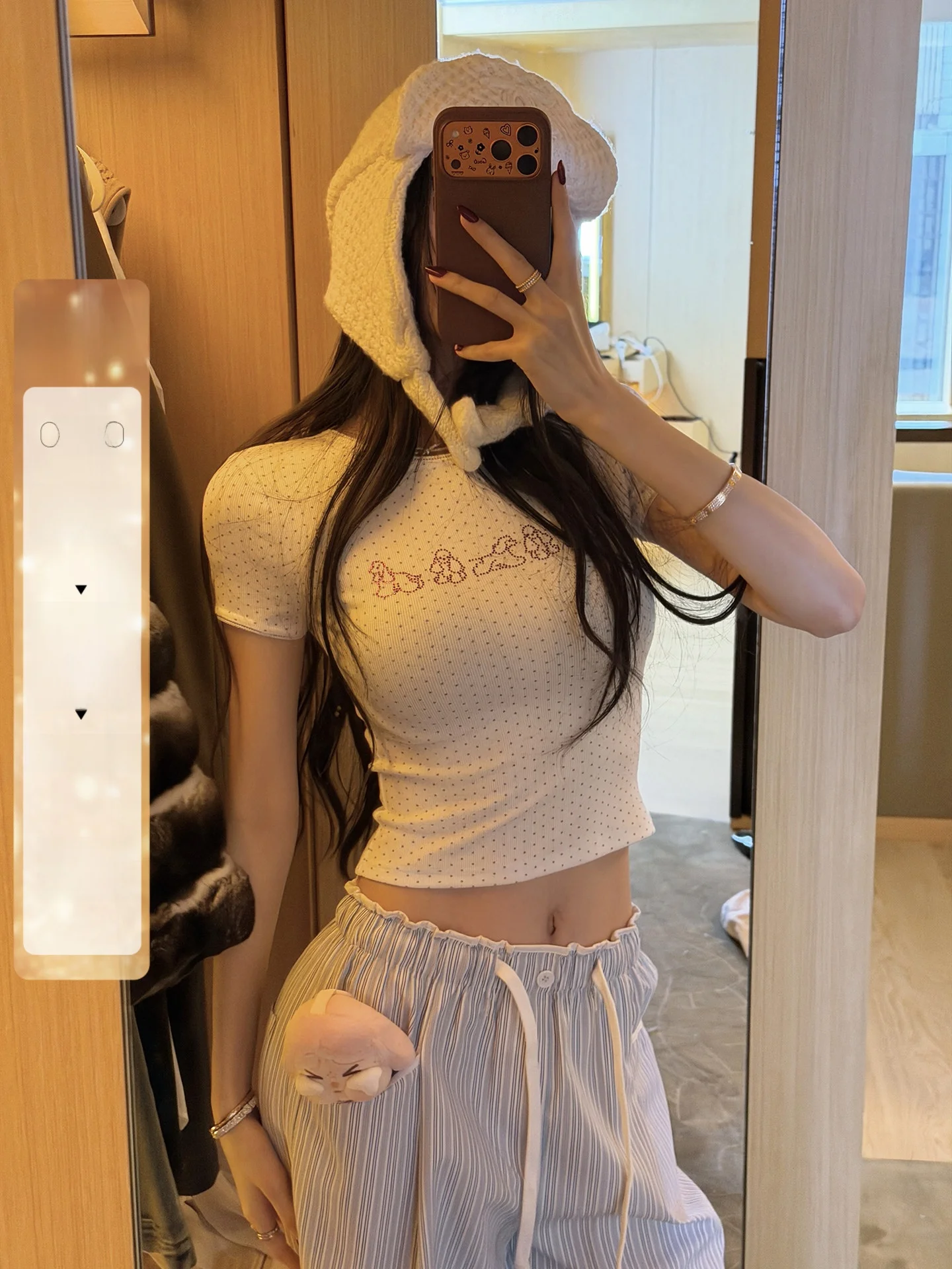 Fbblimit Sweet Desire Korean Women's Slim Fit Short T-Shirt Sparkling Rhinestone Polka Dot Base Shirt Casual Style Spring Wear
Fbblimit Sweet Desire Korean Women's Slim Fit Short T-Shirt Sparkling Rhinestone Polka Dot Base Shirt Casual Style Spring Wear