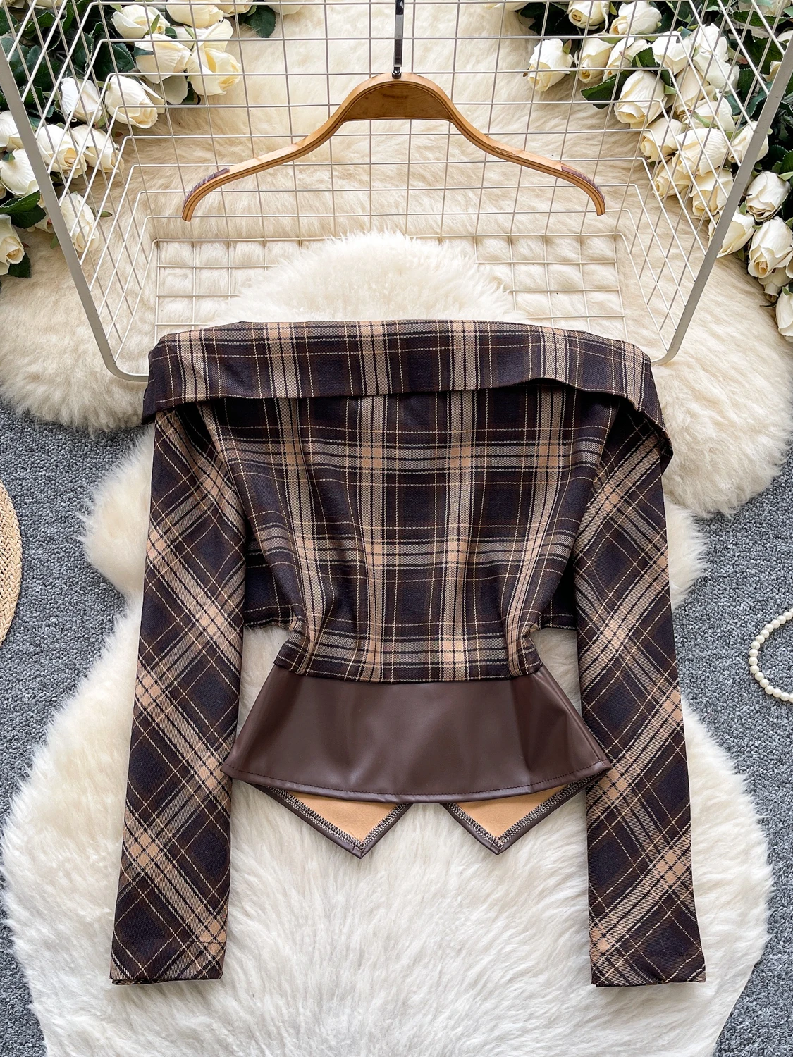 Chic Korean Sle PU Leather irt Women's Long Sve Turn-down Collar Slim Fit Autumn Faionable Cheered Patchwork Top
Chic Korean Sle PU Leather irt Women's Long Sve Turn-down Collar Slim Fit Autumn Faionable Cheered Patchwork Top