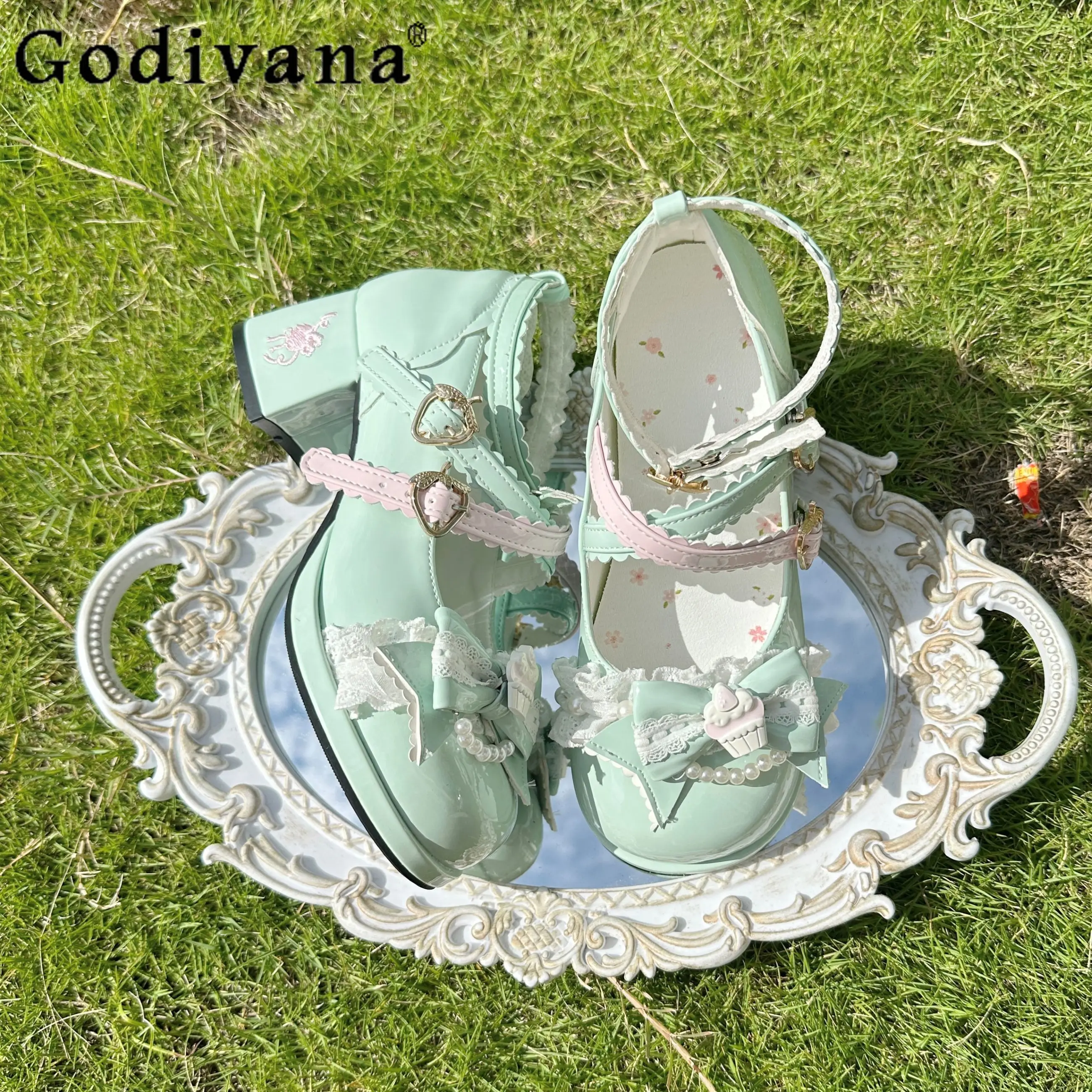 2025 New Japanese Style Original Sweet Cute Girl Lolita High Heels Round Toe Chunky Heel Bow Doll Style High Heels
2025 New Japanese Style Original Sweet Cute Girl Lolita High Heels Round Toe Chunky Heel Bow Doll Style High Heels