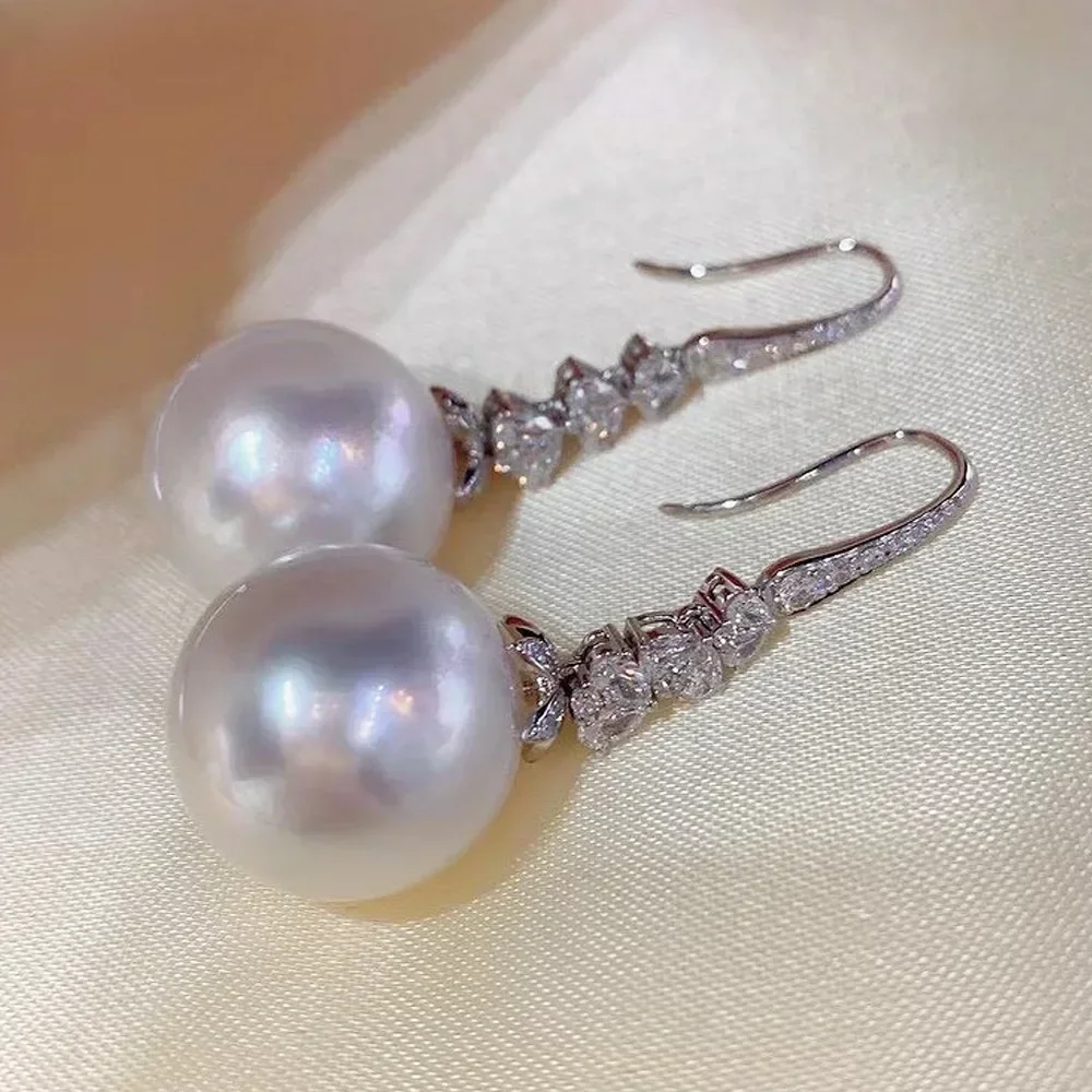 Trend Imitation Pearl Dangle Earring for Women Luxury Silver Color Bling Cubic Zirconia Fashion Elegant Lady Jewelry
Trend Imitation Pearl Dangle Earring for Women Luxury Silver Color Bling Cubic Zirconia Fashion Elegant Lady Jewelry