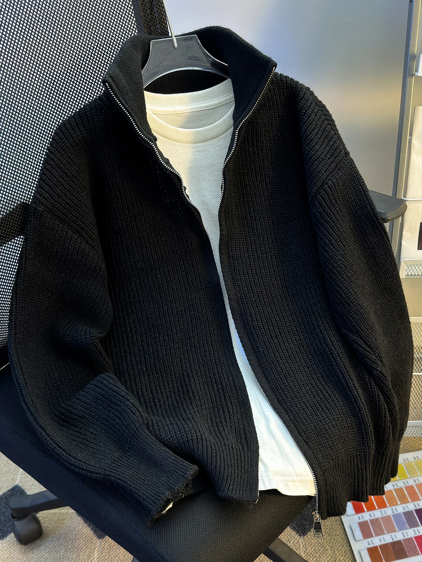 Autumn Winter Men's Zipper Cardigan Sweater Loose Fit f High Collar Pure Color Casual Vintage Teenage Knittedwear
Autumn Winter Men's Zipper Cardigan Sweater Loose Fit f High Collar Pure Color Casual Vintage Teenage Knittedwear