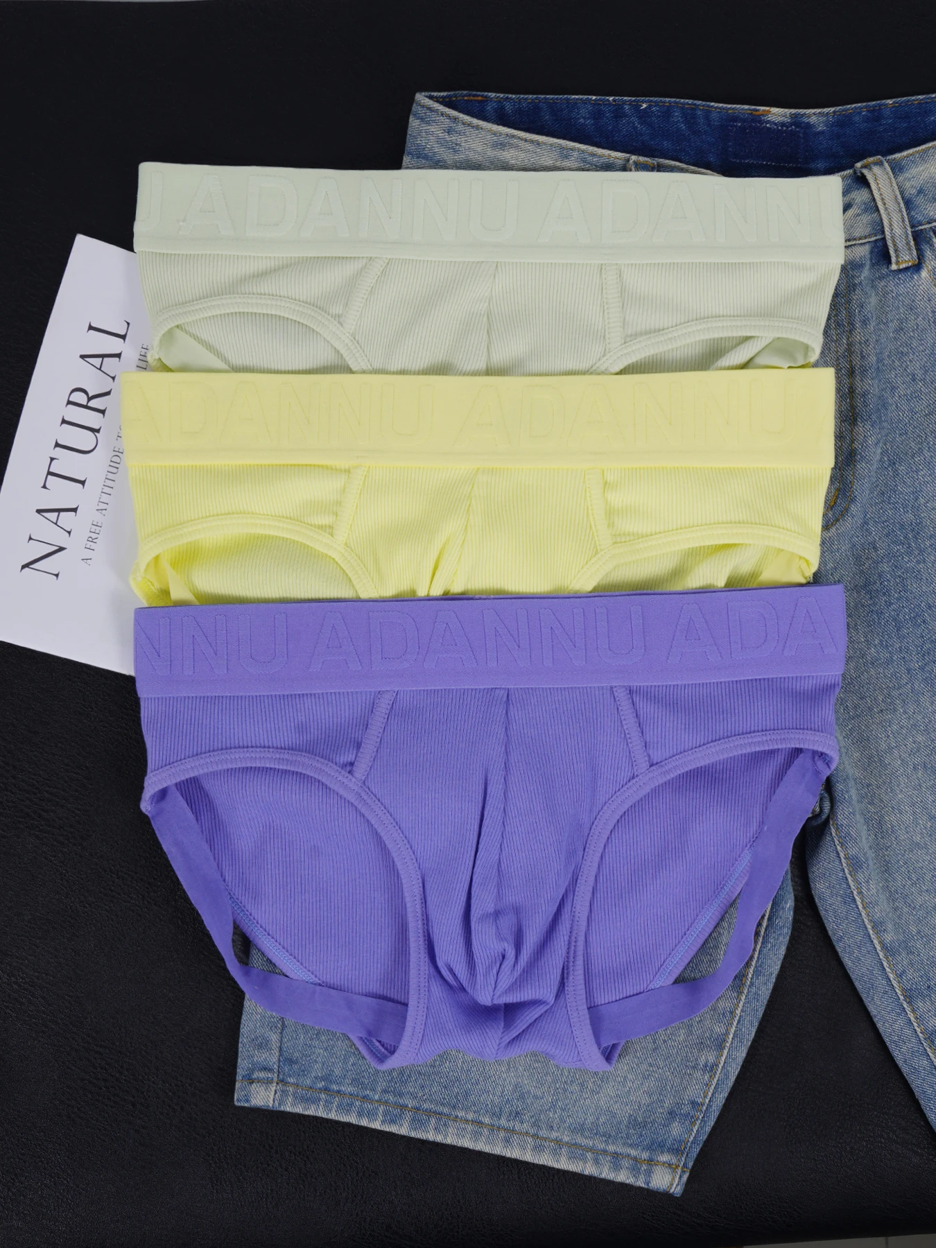 3 PCS Men's Cotton Ribbed Briefs, Breathable U Convex Pouch, Side Double Strap Cut, Low Rise Solid Color Sexy Trendy Underwear
3 PCS Men's Cotton Ribbed Briefs, Breathable U Convex Pouch, Side Double Strap Cut, Low Rise Solid Color Sexy Trendy Underwear