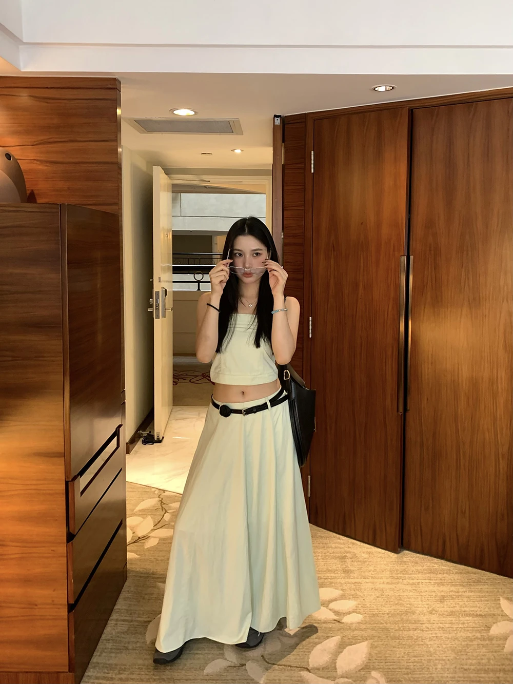 Floral Waist Belt Halter Vest Top with Skirt Set Women's Fashion Autumn Collection Chic round Neck Short Sleeve Three Piece Set
Floral Waist Belt Halter Vest Top with Skirt Set Women's Fashion Autumn Collection Chic round Neck Short Sleeve Three Piece Set
