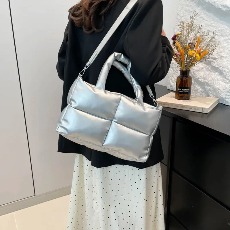 Women Down Cotton Handbag Soft Fashion Warm Nylon Large Capacity Solid Color for Girls Shopping Leather Shoulder Crossbody Bags
Women Down Cotton Handbag Soft Fashion Warm Nylon Large Capacity Solid Color for Girls Shopping Leather Shoulder Crossbody Bags