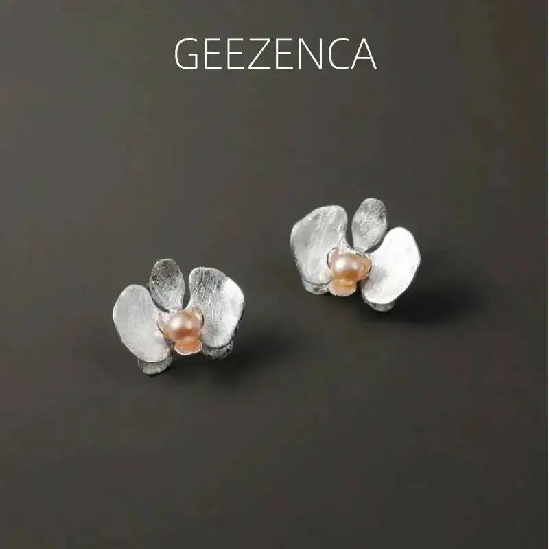 GEEZENCA стерлингового серебра 925 пробы с жемчугом и 3D цветком фаленопсиса, серьги для женщин, эстетические серьги с растением Grace, шикарные серьги, новый подарок на вечеринку
GEEZENCA стерлингового серебра 925 пробы с жемчугом и 3D цветком фаленопсиса, серьги для женщин, эстетические серьги с растением Grace, шикарные серьги, новый подарок на вечеринку