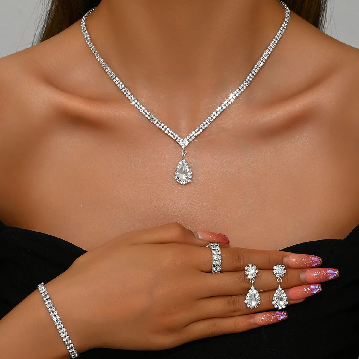 4pcs Fashionable and Minimally Designed Water Drop Pendant Necklace, Earrings, Ring Accessories, Bridal Set
4pcs Fashionable and Minimally Designed Water Drop Pendant Necklace, Earrings, Ring Accessories, Bridal Set