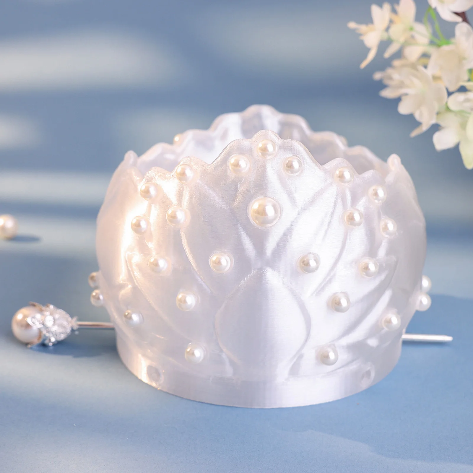 Song Style Resin Pearl Hair Crown For Hanfu Photography Props With Lotus Design
Song Style Resin Pearl Hair Crown For Hanfu Photography Props With Lotus Design