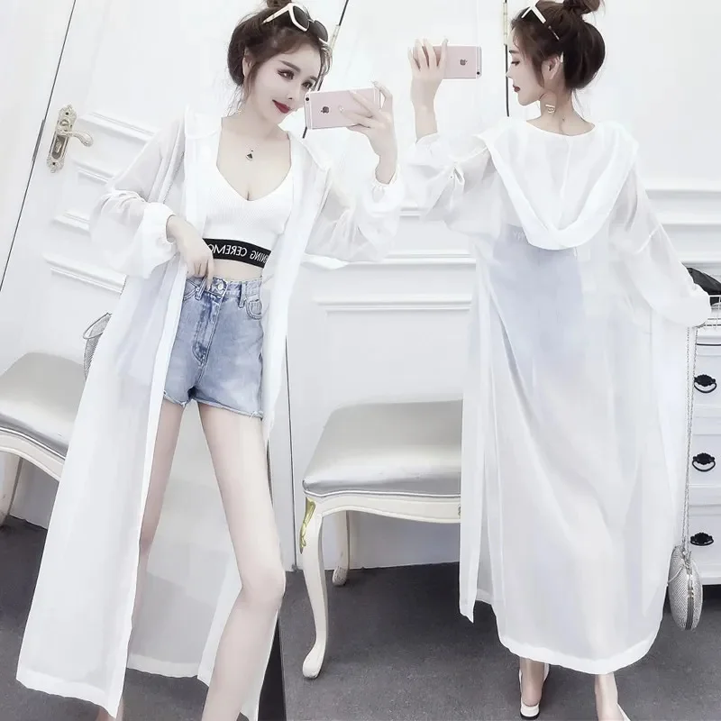 Длинная солнцезащитная одежда с капюшоном, пальто, женская летняя новая шифоновая солнцезащитная куртка, женский кардиган, корейская верхняя одежда выше колена 
Длинная солнцезащитная одежда с капюшоном, пальто, женская летняя новая шифоновая солнцезащитная куртка, женский кардиган, корейская верхняя одежда выше колена