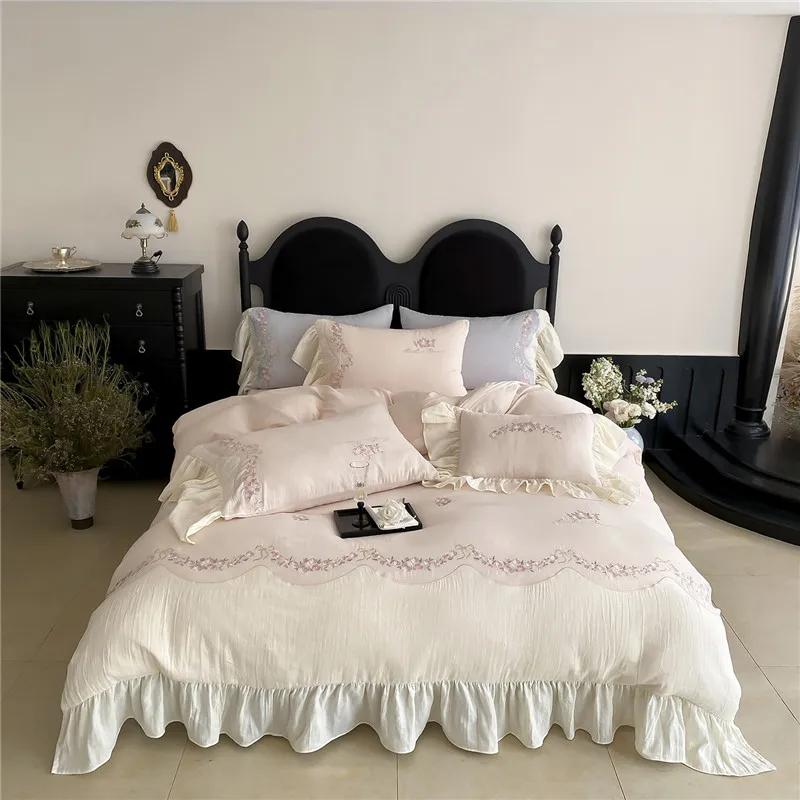 Luxury Princess Style Egyptian Cotton Flower Embroidery Bedding Set Duvet Cover Set Bed Sheet/Fitted Sheet Pillowcases 4Pcs
Luxury Princess Style Egyptian Cotton Flower Embroidery Bedding Set Duvet Cover Set Bed Sheet/Fitted Sheet Pillowcases 4Pcs