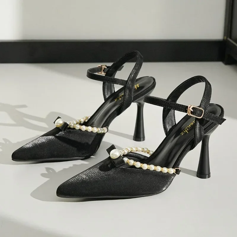 Elegant String Bead Bow Design Brand High Heel Sandals Women Luxury Satin Pointed Toe Dress Shoes Fashion Buckle Wedding Shoes
Elegant String Bead Bow Design Brand High Heel Sandals Women Luxury Satin Pointed Toe Dress Shoes Fashion Buckle Wedding Shoes